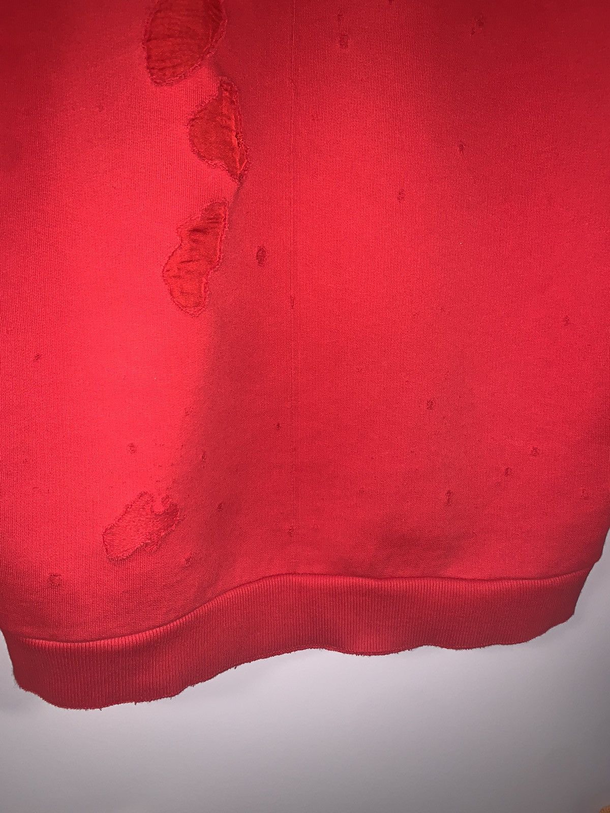 Givenchy GIVENCHY Distressed Mens Logo Crewneck Sweater Red Size US L / EU 52-54 / 3 - 13 Thumbnail