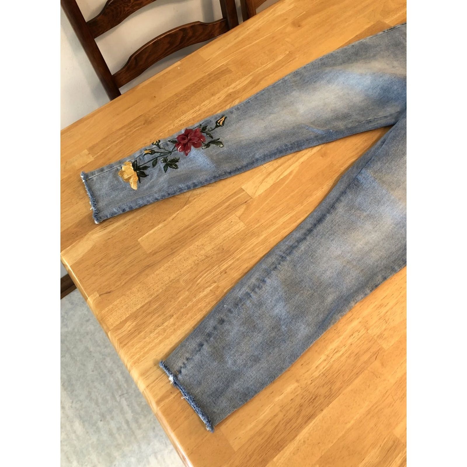 Pacsun Pacsun Floral embroidered Mid Rise Ankle Jegging Slim Fit 28x26 Denim Blue 28 in Light Wash 5-Pocket Womens Size 28" / US 6 / IT 42 - 6 Thumbnail