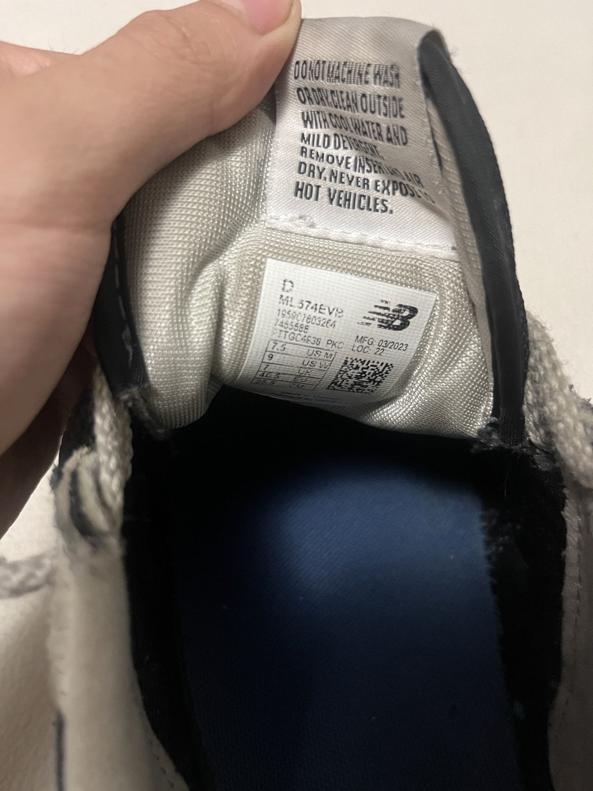 New Balance New Balance 574 Classic Size US 7.5 / EU 40-41 - 5 Thumbnail