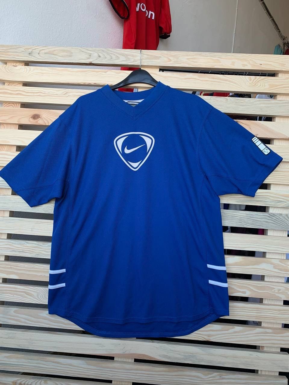 Nike × Vintage Vintage Y2K Nike Big Logo Tee Size US L / EU 52-54 / 3 - 1 Thumbnail