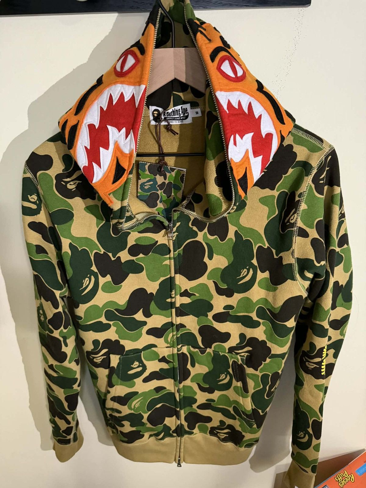 Bape BAPE Camo Tiger Full Zip Hoodie 'Green' Size US M / EU 48-50 / 2 - 2 Thumbnail