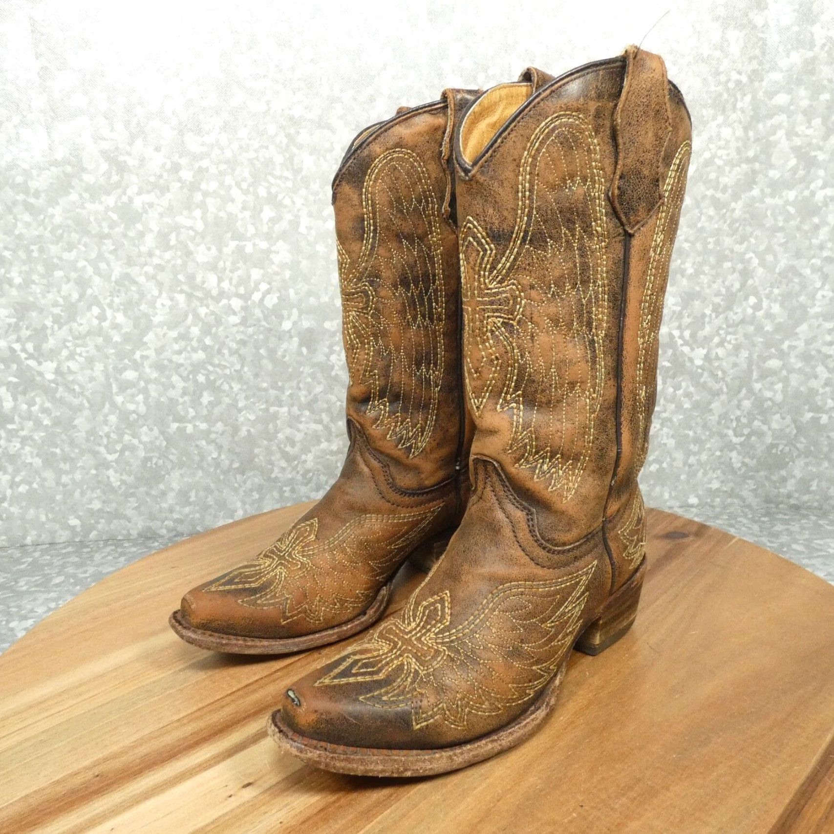 Vintage Corral Boots Womens 2 T Brown Leather Distressed Winged Cross Embroidered Boot Size US 4.5 / IT 34.5 - 7 Thumbnail