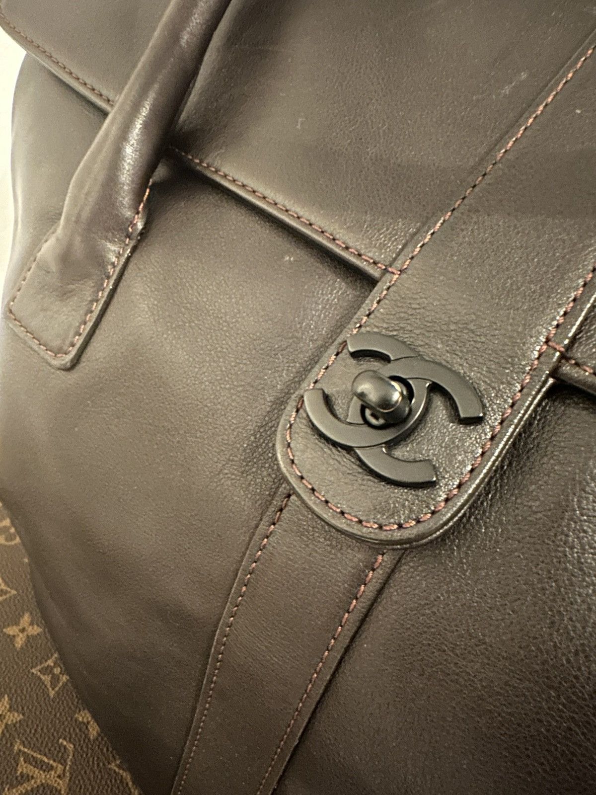 Chanel × Vintage Vintage Chanel Travel Bag in Dark Bordeaux Leather 1999 RARE Size ONE SIZE - 4 Thumbnail