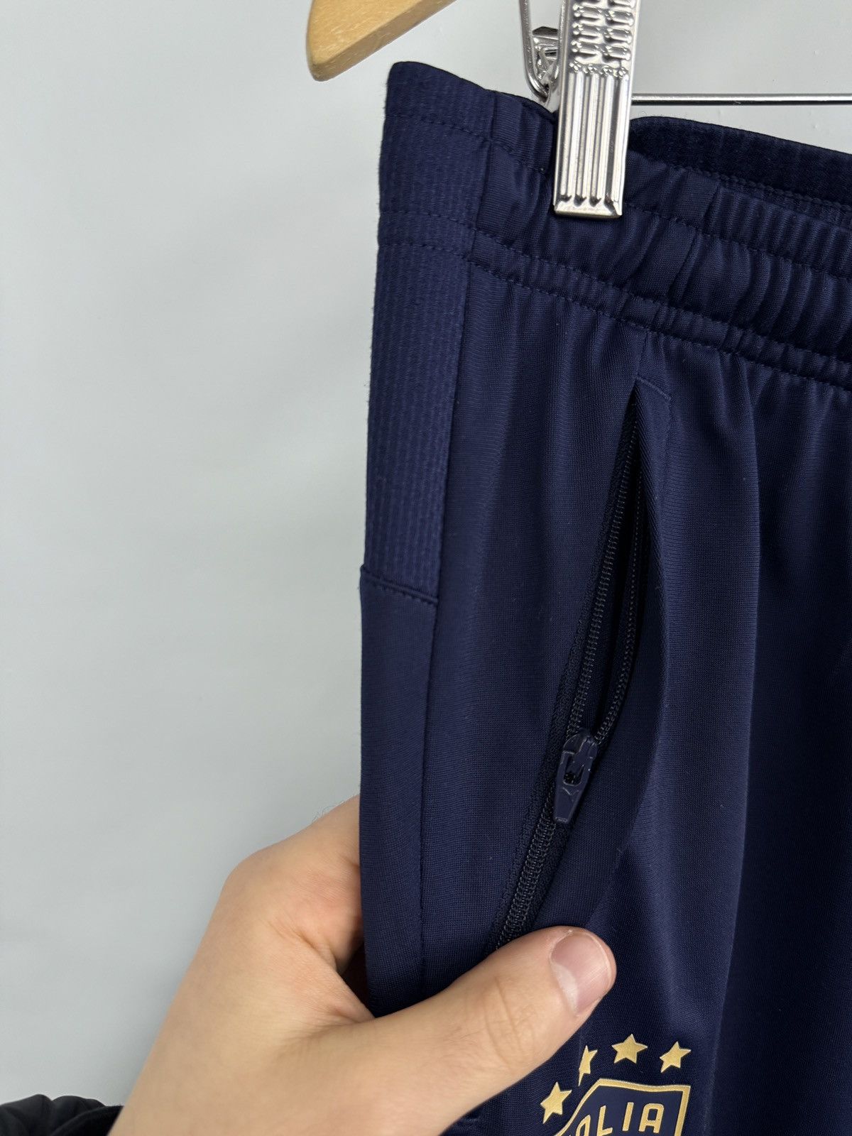 Puma 🇮🇹 2019 Puma Italy Soccer Jogger Pants Jersey Retro Rare Hype Size US 34 / EU 50 - 7 Thumbnail