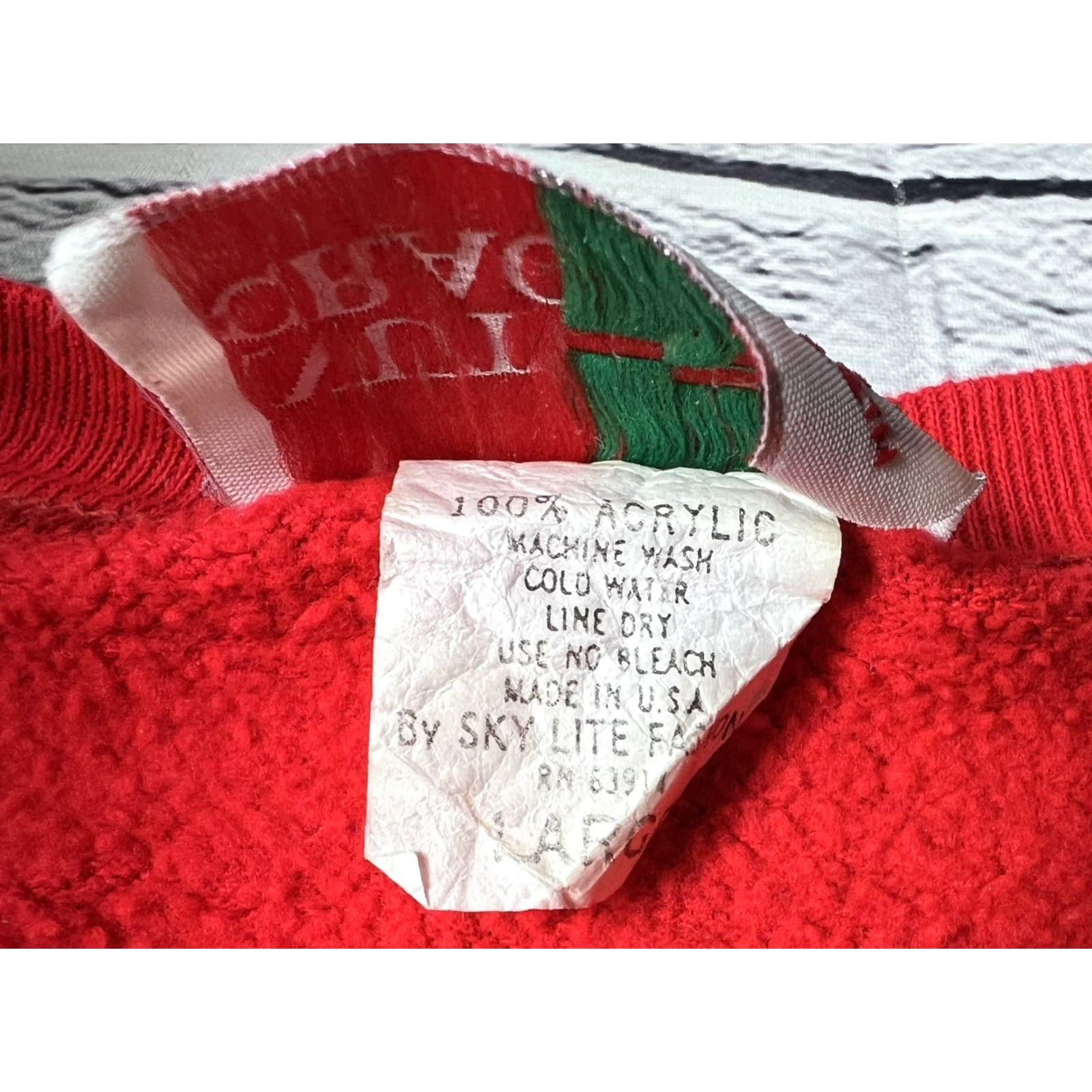 Vintage VINTAGE Nutcracker Sweatshirt Santa Claus Crewneck L Red 80s Christmas Holiday Unisex Adults Sweatshirt Pullover Ugly Sweater Mens Womens Boys Girls Size US L / EU 52-54 / 3 - 4 Thumbnail