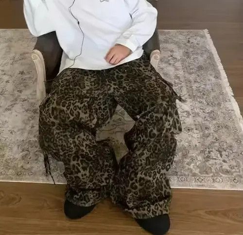 VIBE Leopard Print Cargo Wide Leg Pants Size US 26 / EU 42 - 2 Thumbnail