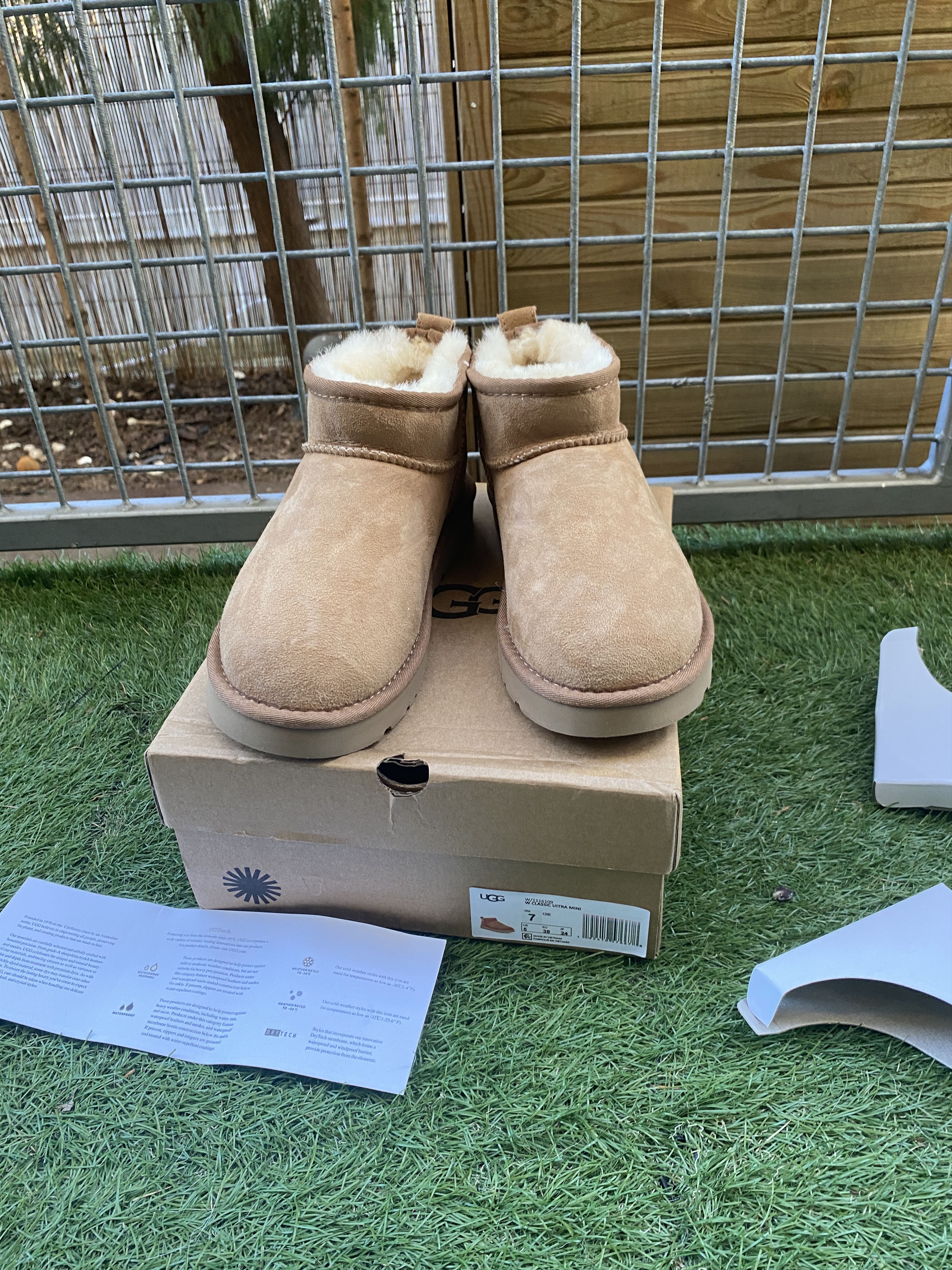Ugg UGG boots 38 new tags box papers never worn Size US 8 / IT 38 - 1 Thumbnail