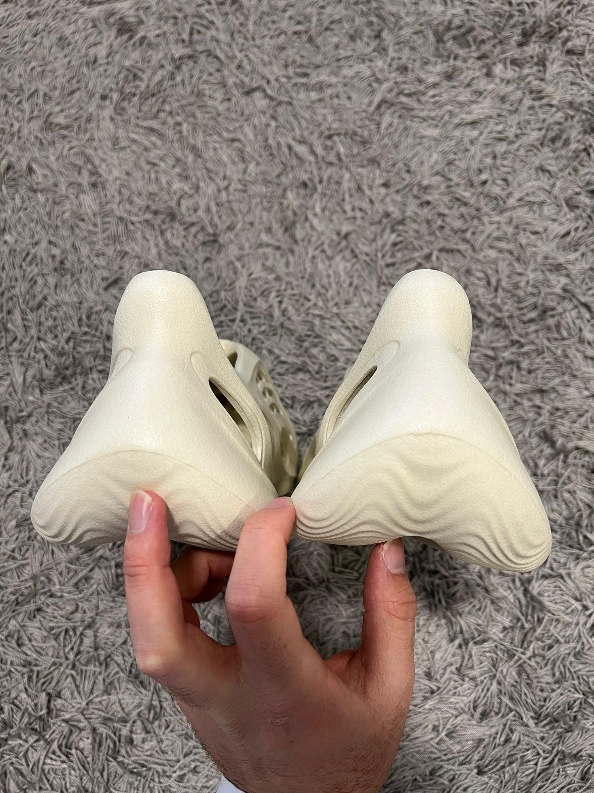 Adidas Adidas Yeezy Foam RNNR Sand Size US 9 / EU 42 - 4 Thumbnail