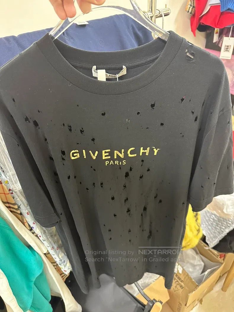 Givenchy Givenchy Gold distressed short-sleeve T-shirt Size US S / EU 44-46 / 1 - 1 Thumbnail