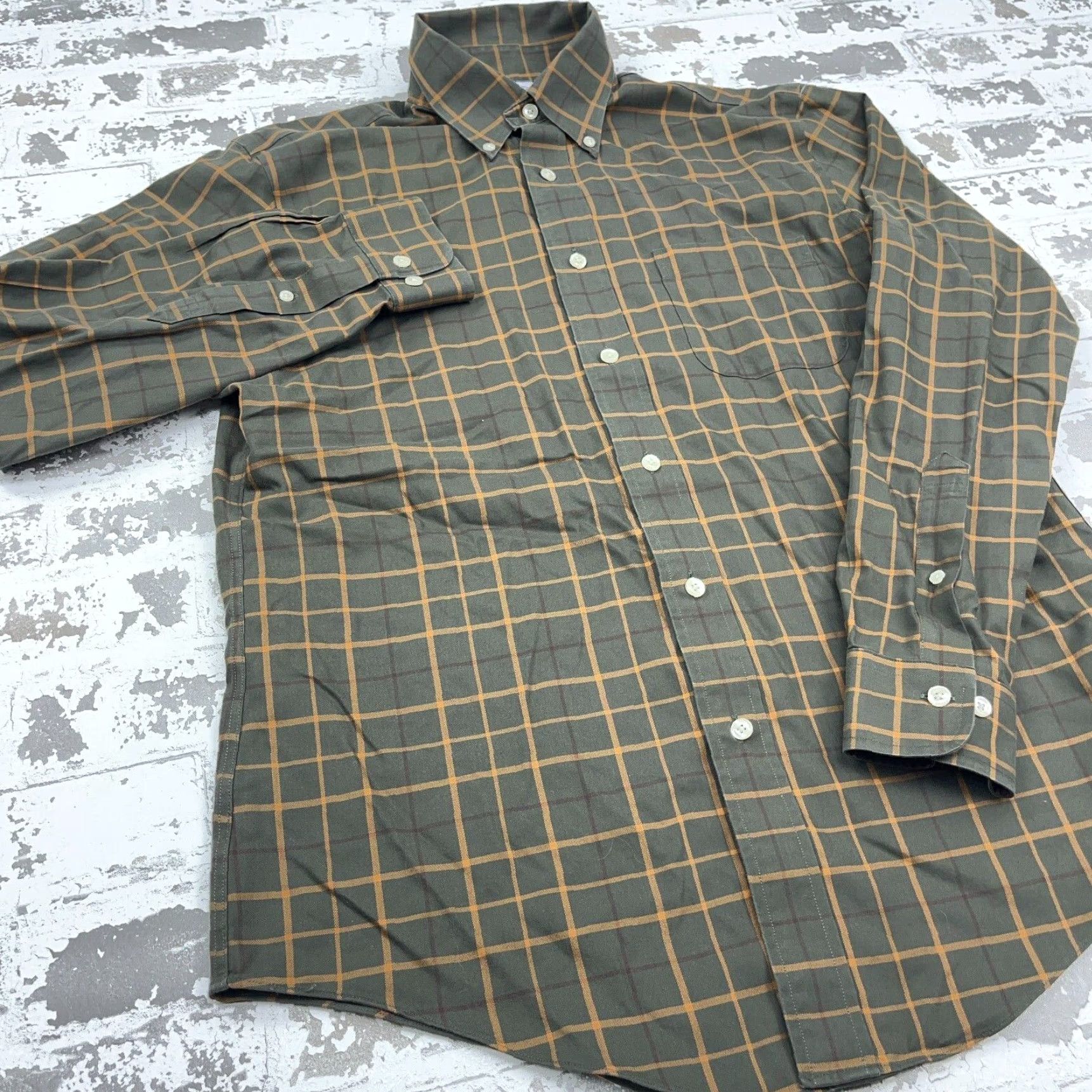 Brooks Brothers Brooks Brothers Men's Button-Up Shirt Medium Green Plaid Casual Dress All Seasons Size 40R - 5 Thumbnail