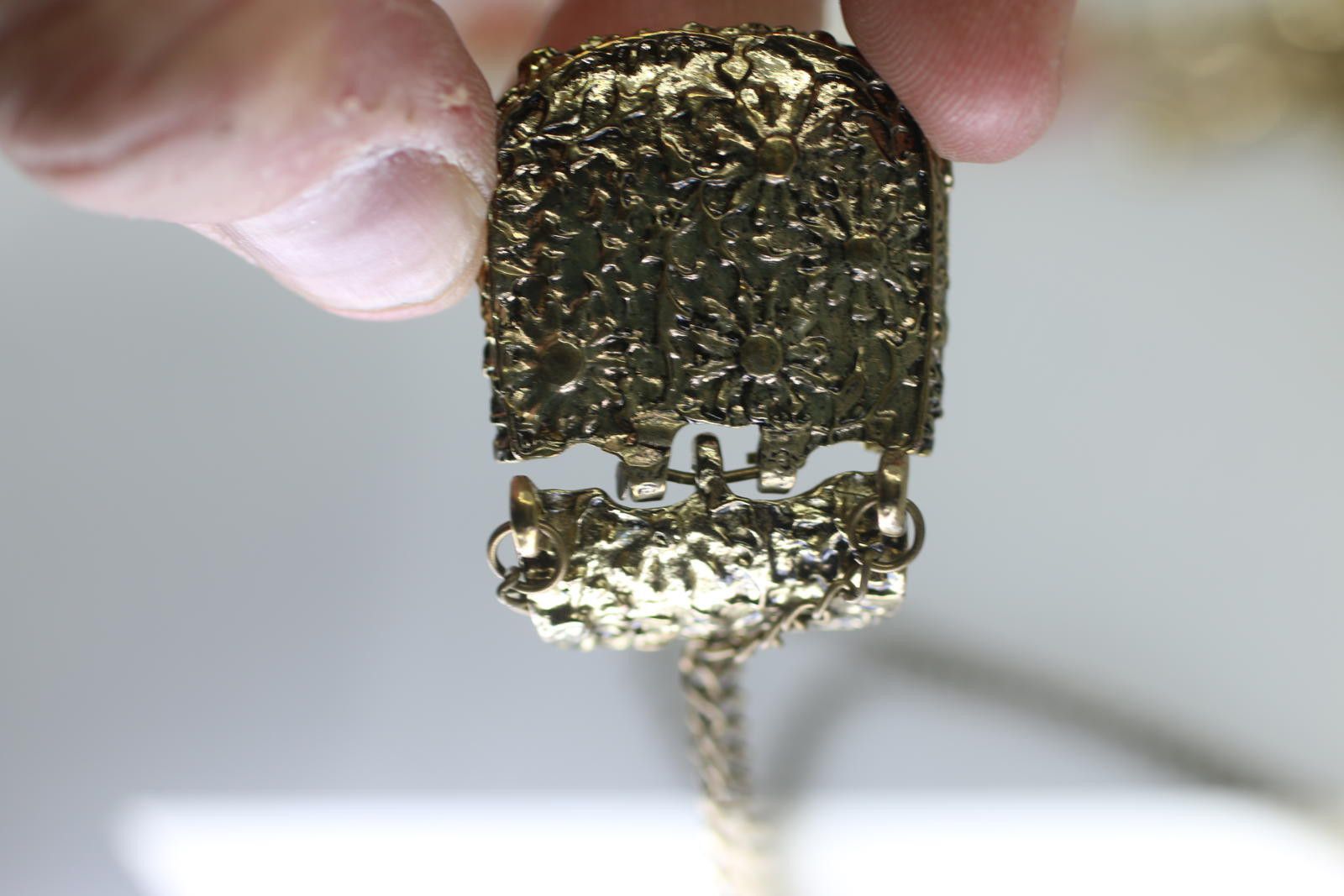 Unknown London Vintage Gold Tone Mini Purse Locket Pendant Necklace Floral Size ONE SIZE - 6 Thumbnail
