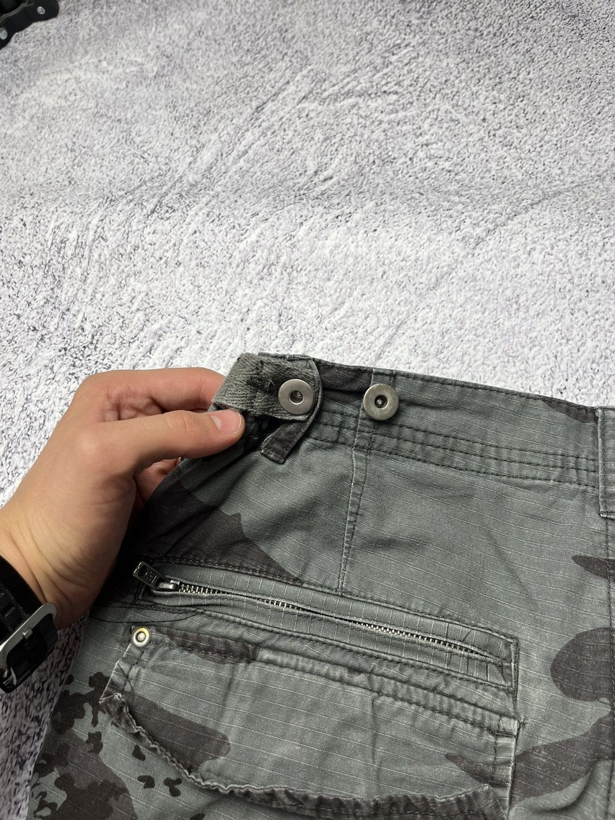 Japanese Brand VINTAGE FADED STREETWEAR CAMO CARGO PANTS Y2K Size US 32 / EU 48 - 19 Thumbnail