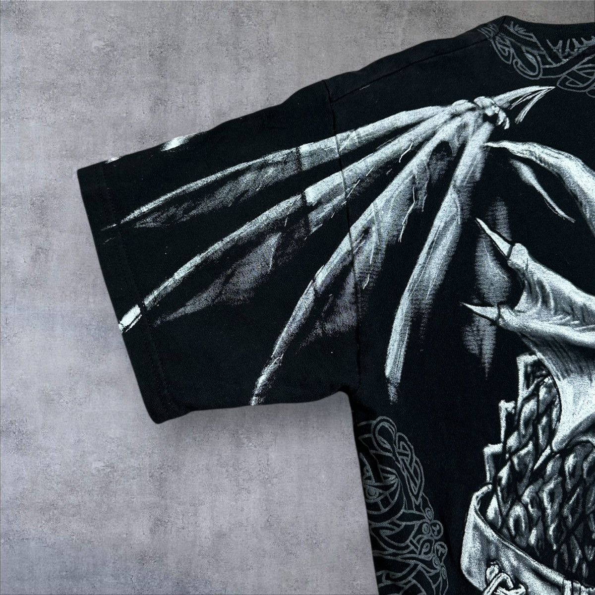 Fruit Of The Loom × Vintage Vintage Graphic Dragon Fantasy Gothic Print Barbarian Battle Size US L / EU 52-54 / 3 - 9 Thumbnail