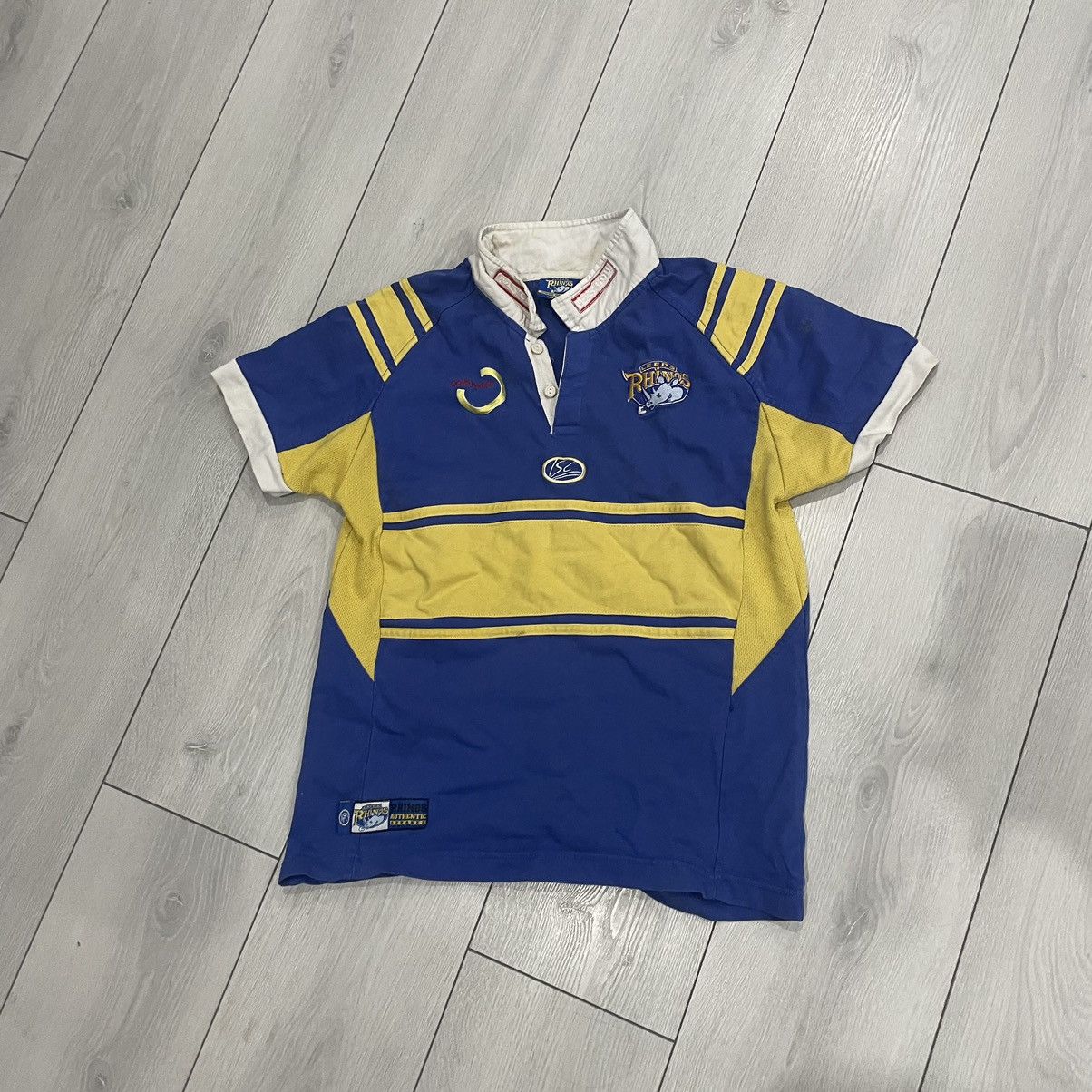 Canterbury of New Zealand 90s LEEDS RHINOS ISC COBBETTS Rugby tee Shirt Jersey jet2 Size US S / EU 44-46 / 1 - 1 Thumbnail