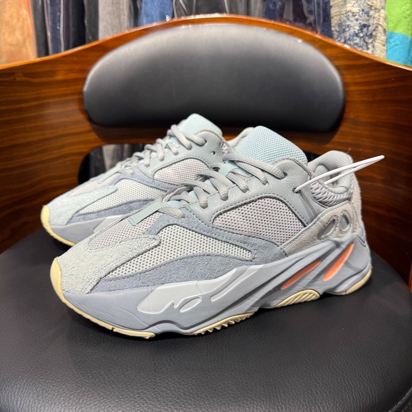 Adidas Adidas YEEZY700 Gray Lowtop Sneakers us_7-5 Women Size US 7.5 / IT 37.5 - 1 Thumbnail