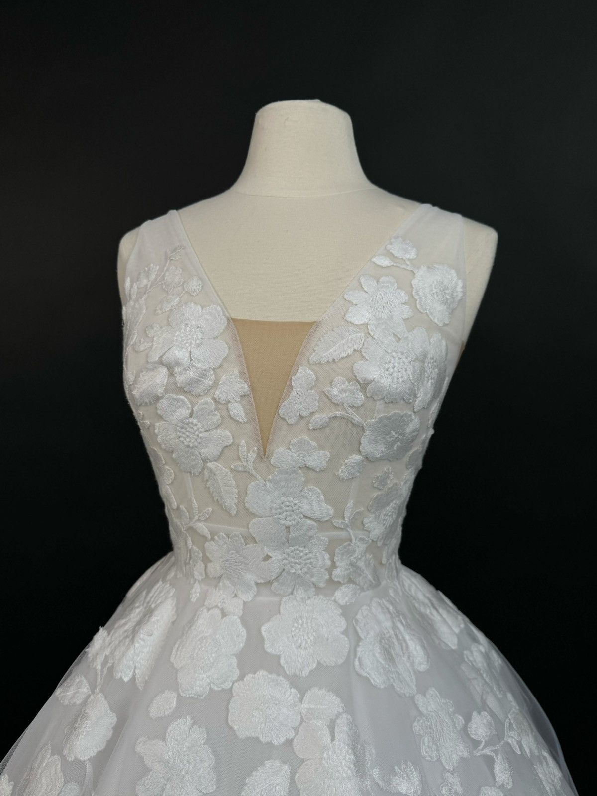 Other Brand New US 6 Anna Augusta Embroidered Lace Evening Gown Size M / US 6-8 / IT 42-44 - 4 Thumbnail