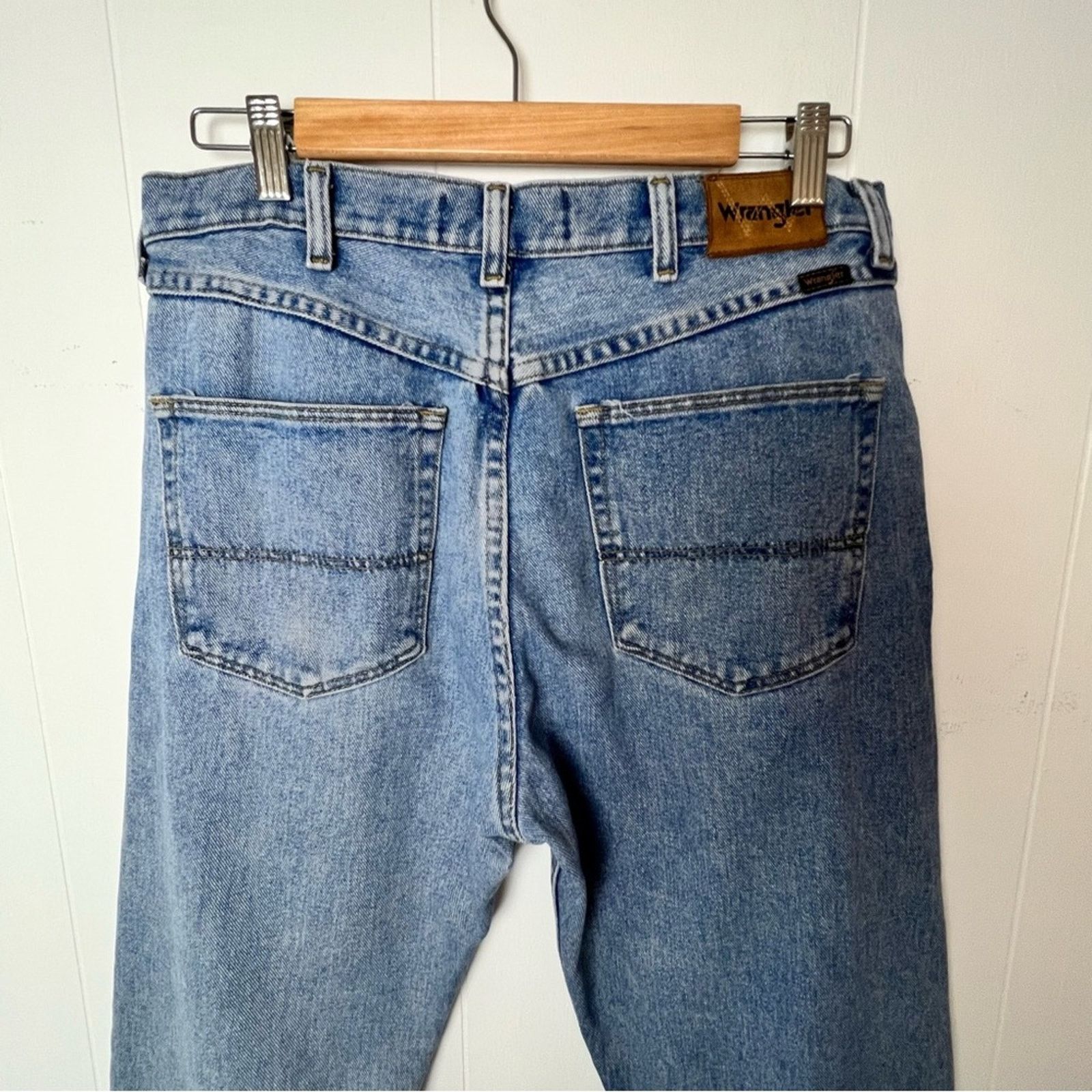 Wrangler Wrangler Distressed Medium Wash Straight Leg 5 Pockets Jeans Size US 34 / EU 50 - 14 Thumbnail
