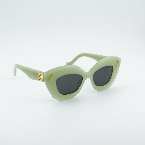 Loewe Loewe LW40127I 95A Sunglasses Green Cat Eye Frame, Grey Size ONE SIZE - 3 Thumbnail