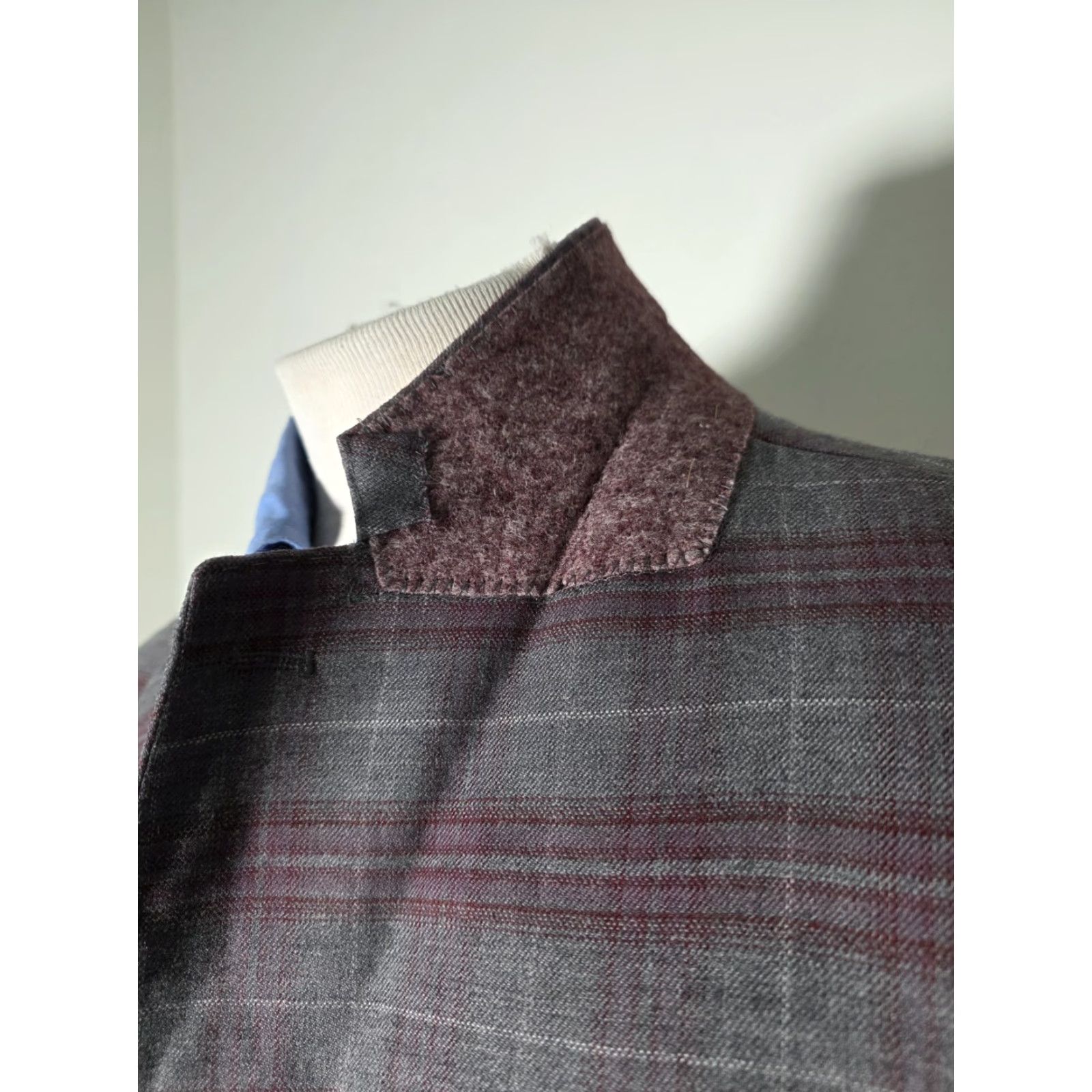 Hart Schaffner Marx Hart Schaffner Marx Sport Coat Jacket 48R Regular Wool Purple Gray Plaid Notch Two-Button Single-Breasted Mens Jacket Coat Size US M / EU 48-50 / 2 - 4 Thumbnail