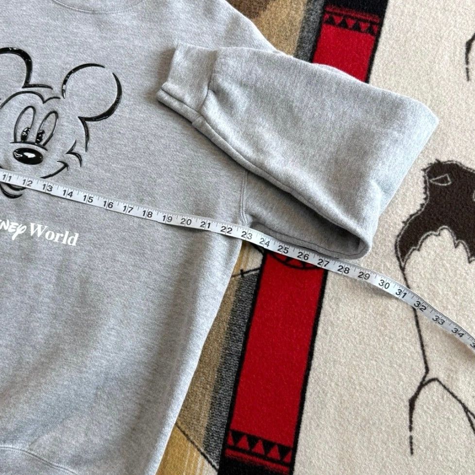 Disney VINTAGE Disney Walt Disney World Mickey Mouse Crewneck Sweatshirt Men L Gray Crew Neck Sweatshirt Mickey Mouse 90s Disney Cartoon Solid Groupings? Size US L / EU 52-54 / 3 - 7 Thumbnail