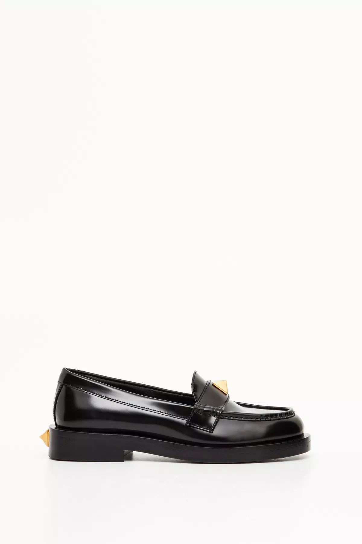 Valentino o1s1wg110426 Roman Stud Brushed Calfskin Loafers in Nero Size US 5 / IT 35 - 1 Thumbnail