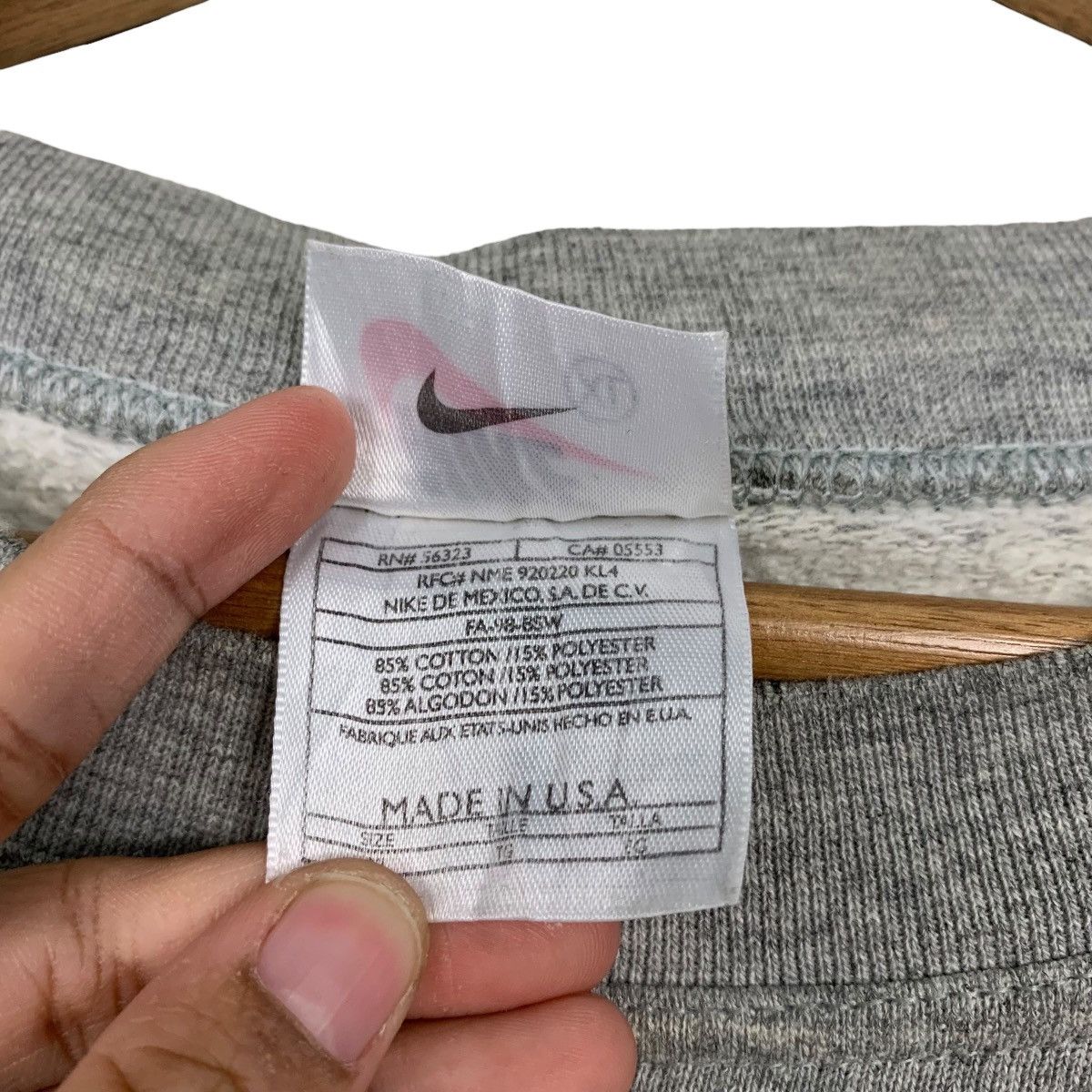 Nike 90's NIKE Center Big Swoosh Logo Sweatshirts #2268-C100 Size US XL / EU 56 / 4 - 12 Thumbnail