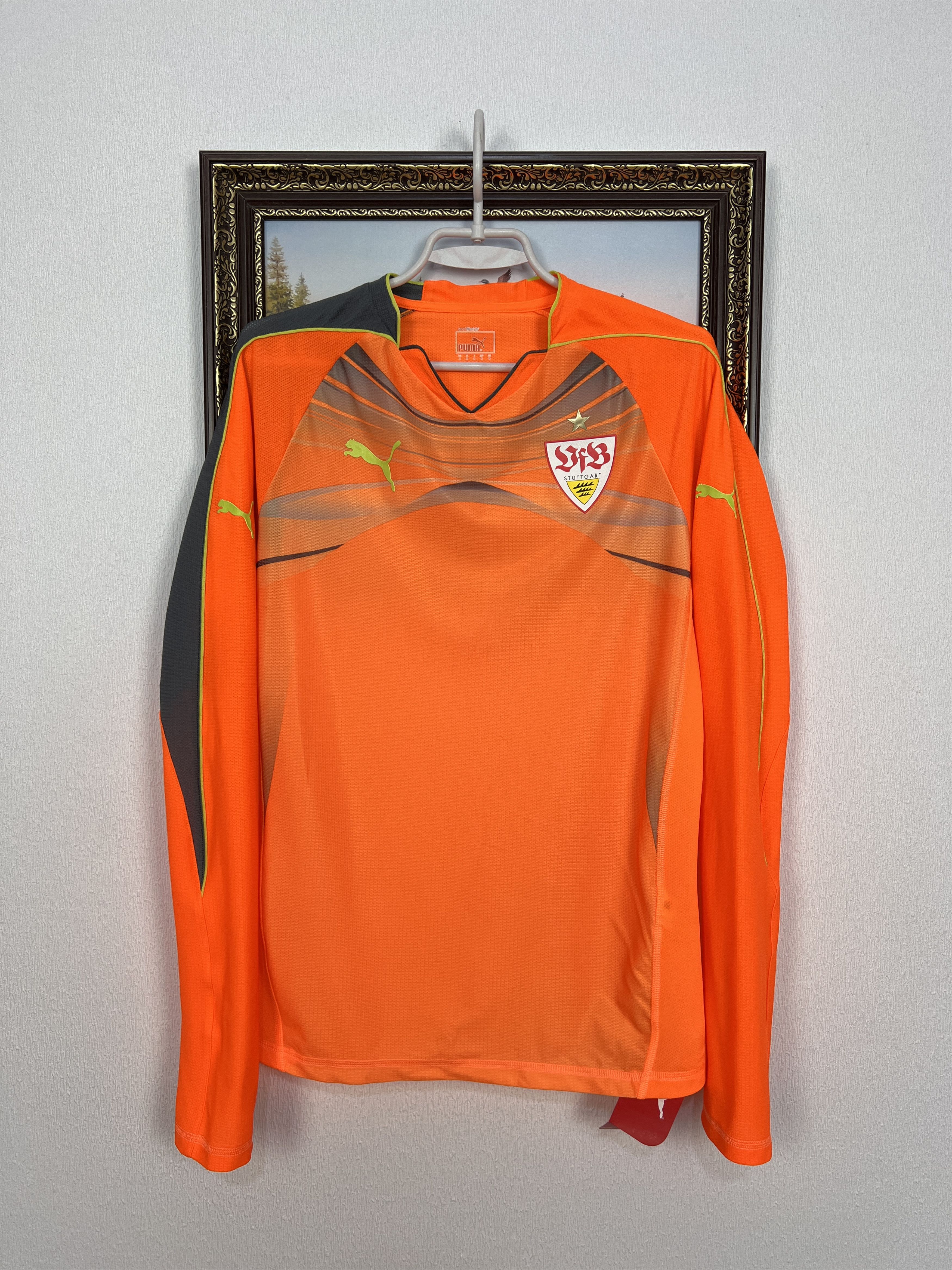 Puma VfB Stuttgart Goalkeeper football shirt 2010 Soccer Puma New Size US M / EU 48-50 / 2 - 1 Thumbnail