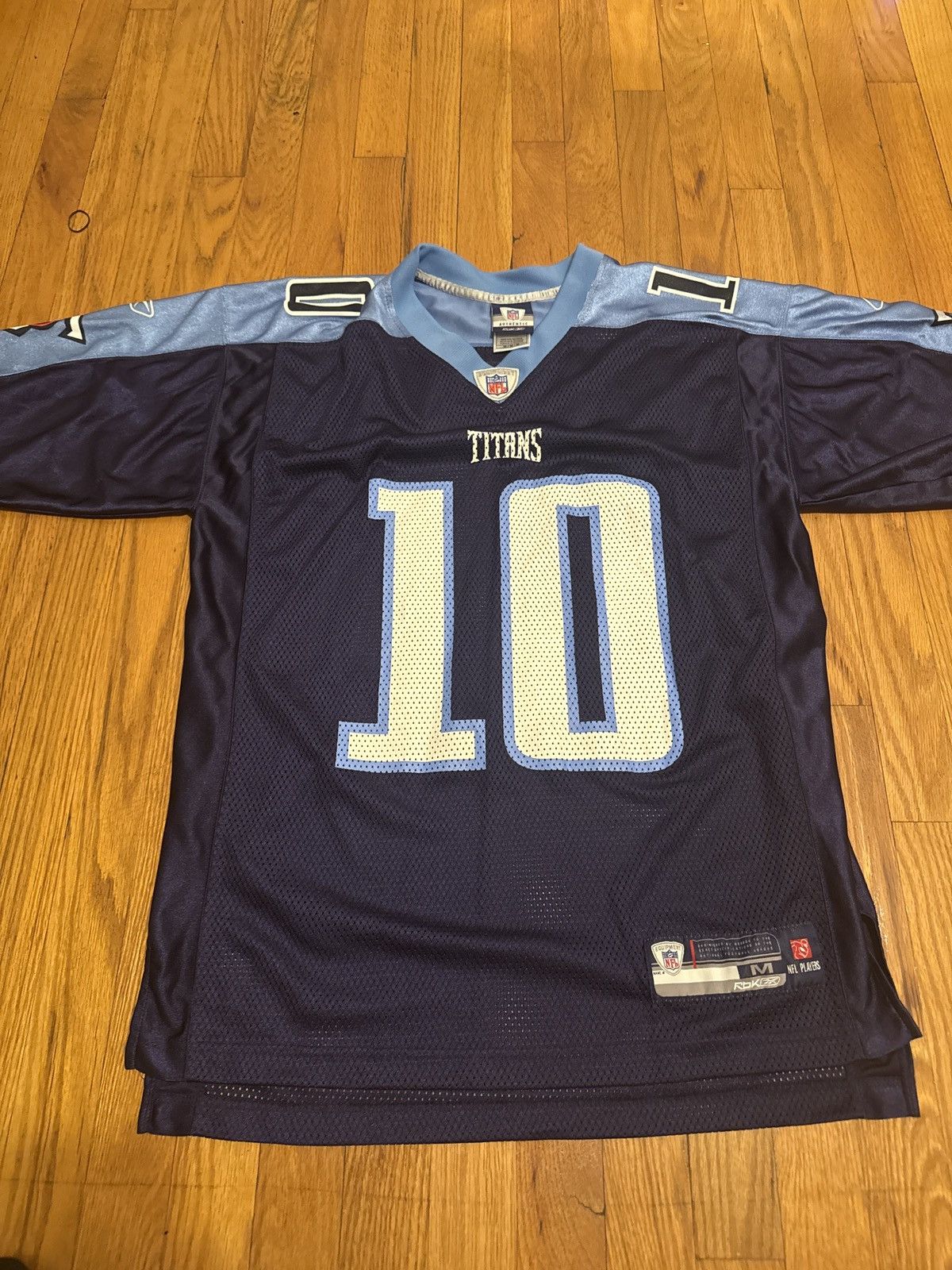 Reebok Tried-On Reebok Tennessee Titans Jersey Sz-M Size US M / EU 48-50 / 2 - 1 Thumbnail