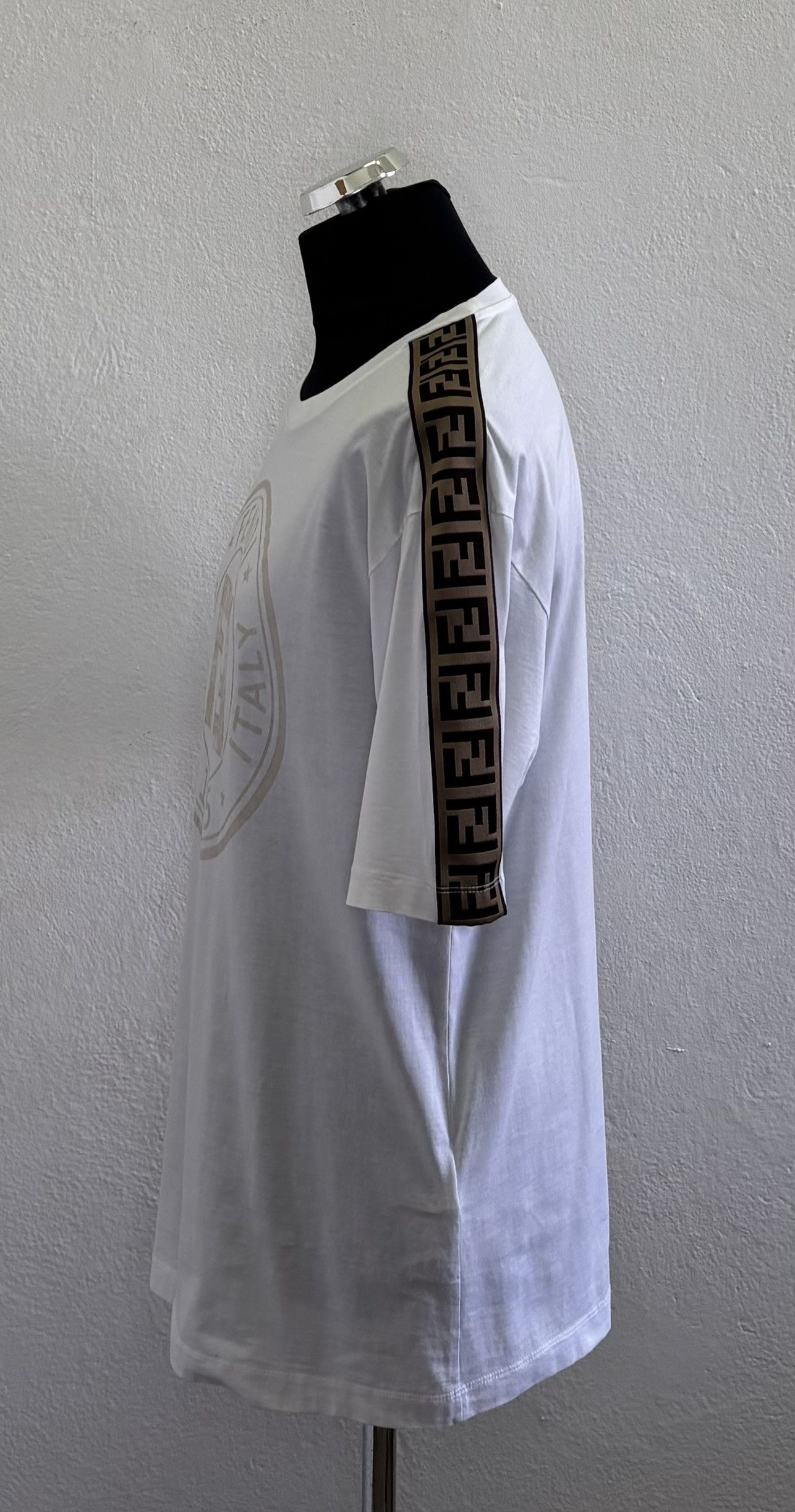 Fendi T-shirt Fendi Monogram Medium Size US M / EU 48-50 / 2 - 3 Thumbnail