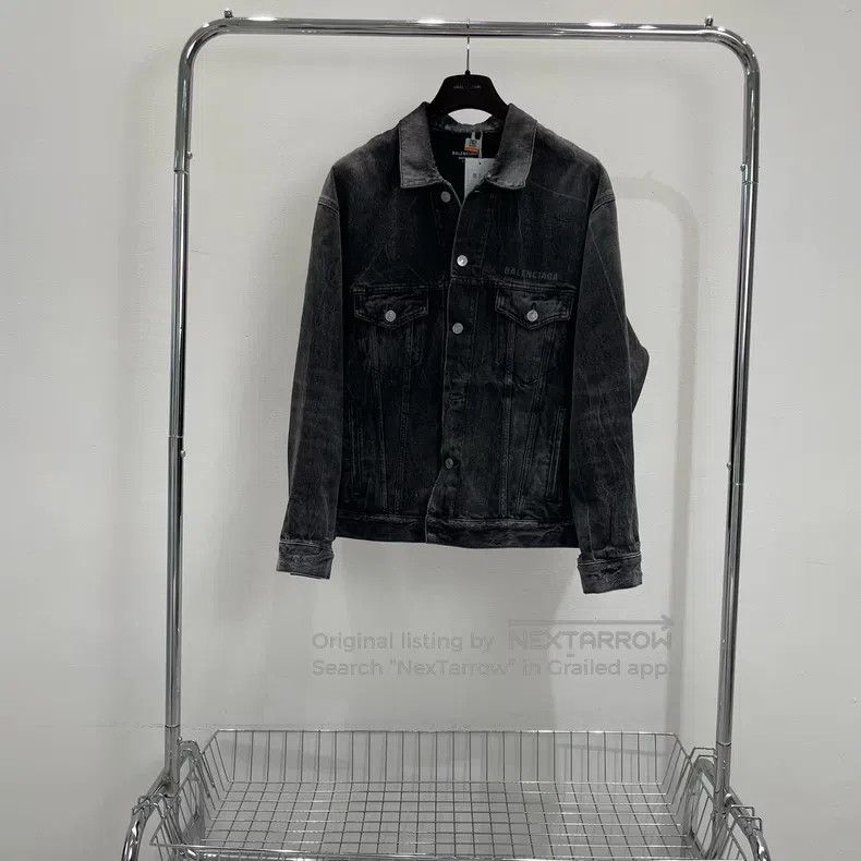 Balenciaga Balenciaga Back water drop smile denim jacket Size US XS / EU 42 / 0 - 1 Thumbnail