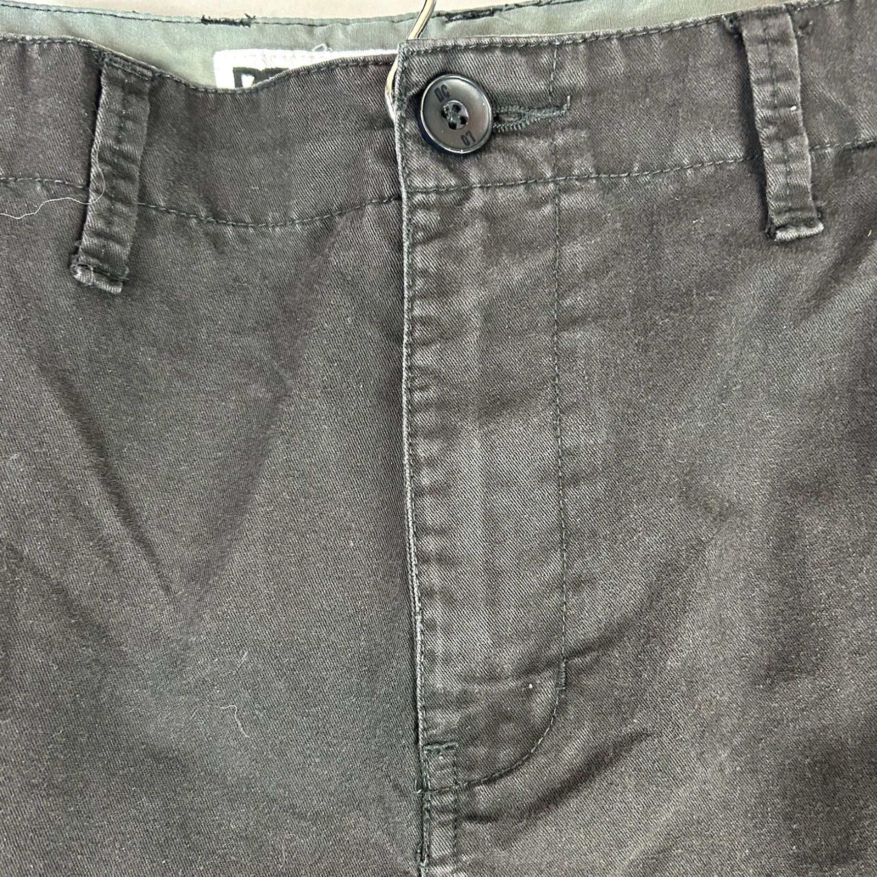 Vintage DC Skate Shorts Mens Size 38 Black Chino 38x10.5" Skateboarding DC Shoe Co Size US 38 / EU 54 - 2 Thumbnail
