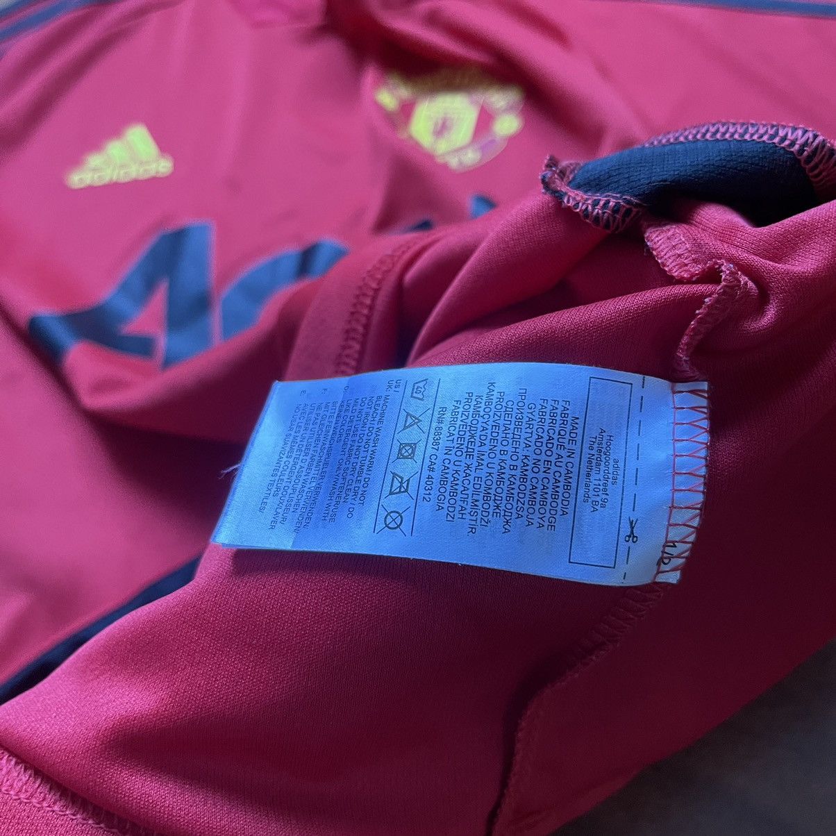 Adidas × Vintage MANCHESTER UNITED ADIDAS 2019/2020 FOOTBALL TRAINING JERSEY Size US M / EU 48-50 / 2 - 9 Thumbnail