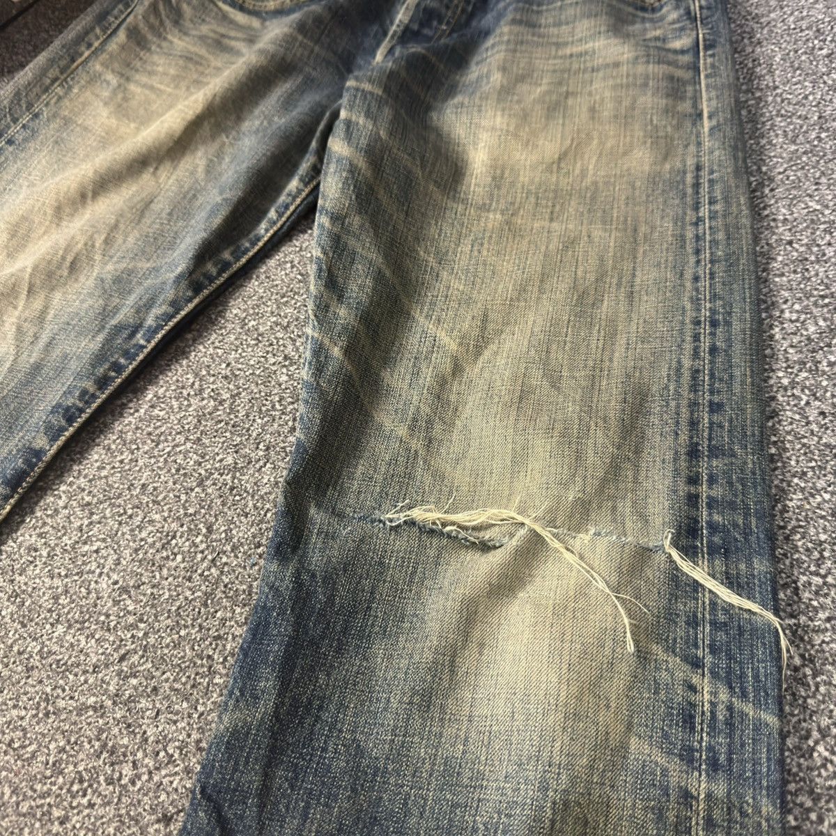 Levi's Vintage 2005 Levis 501 Distressed Denim W32 Size US 32 / EU 48 - 4 Thumbnail