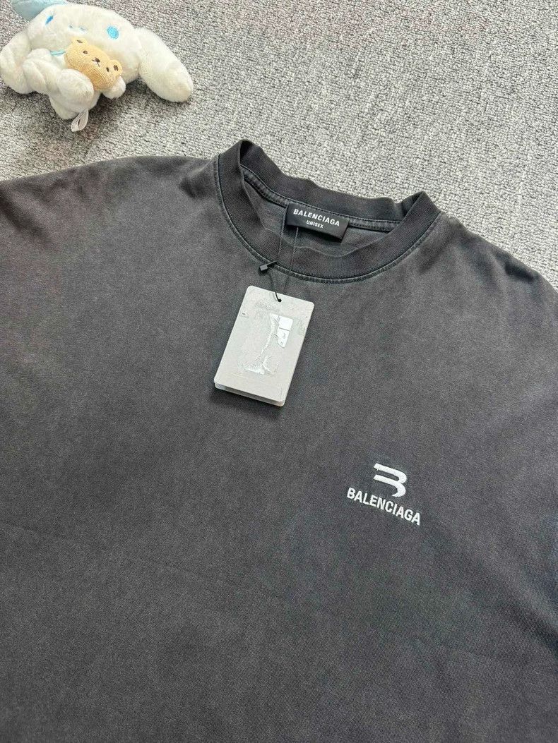 Balenciaga Balenciaga Washed and made old grey barbed logo short sleev Size US XS / EU 42 / 0 - 3 Thumbnail
