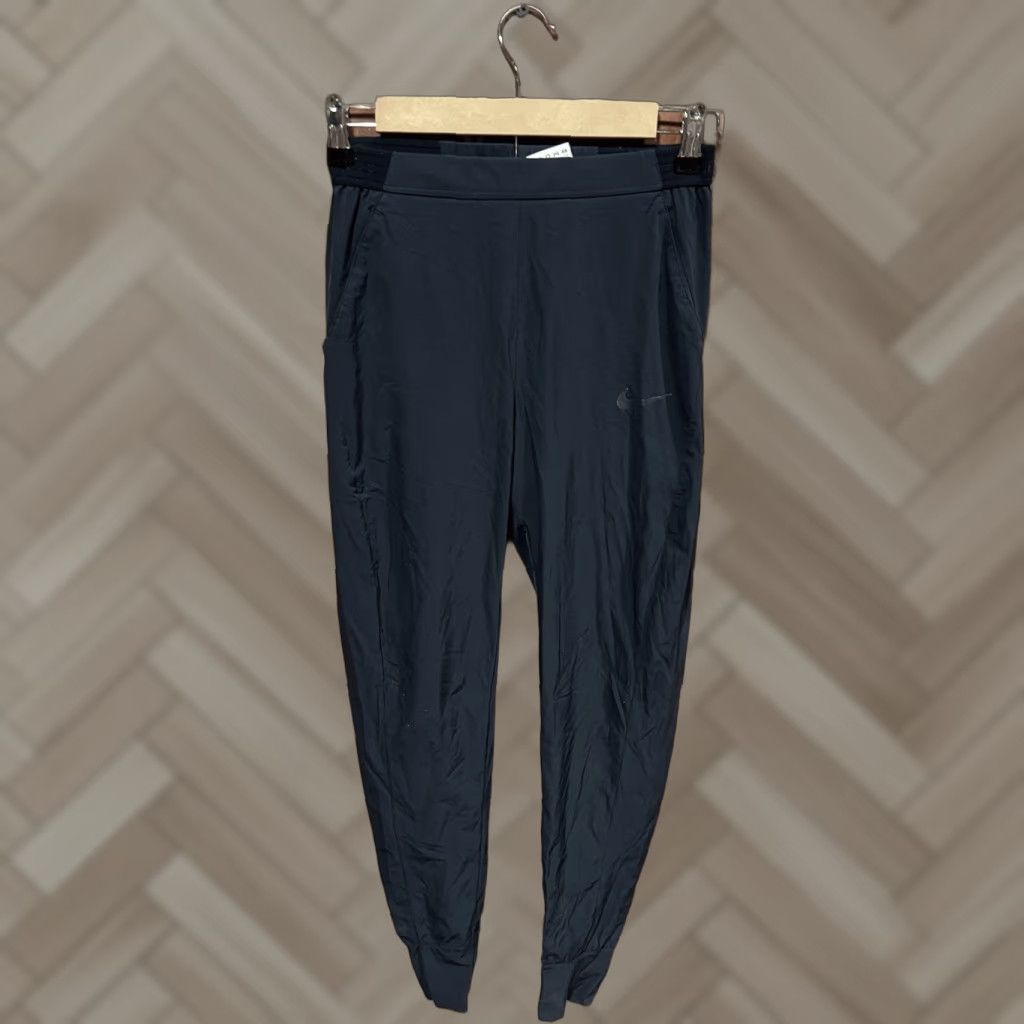 Nike Nike Womens Black Athletic Pull On Jogger Sweatpants XS Regular Pants Size 26" / US 2 / IT 38 - 1 Thumbnail