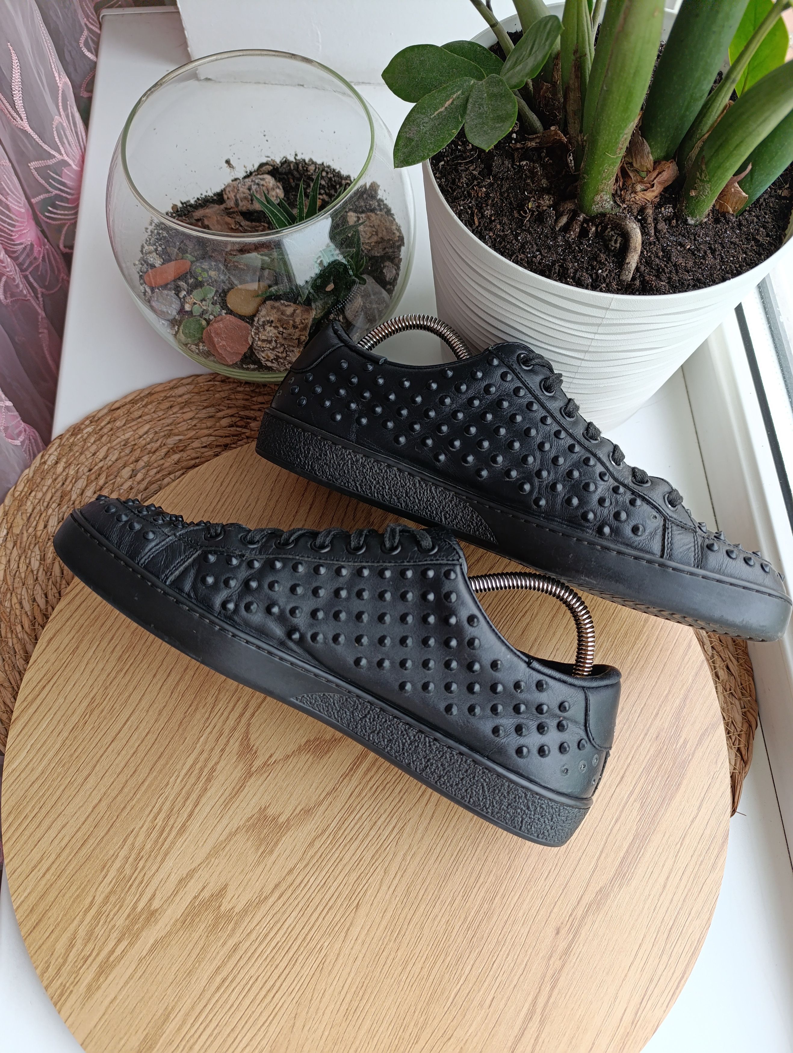 Designer Gucci Black Leather Studded Spikes Sneakers Trainers Shoes Size US 8 / EU 41 - 7 Thumbnail