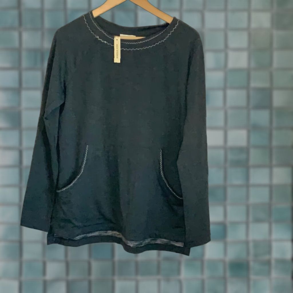 Vintage VINTAGE MAX Studio Gray Crew Neck Top with Front Pocket XS Women Blouse Crew Neck Pocket Gray Womens XS Size XS / US 0-2 / IT 36-38 - 1 Thumbnail