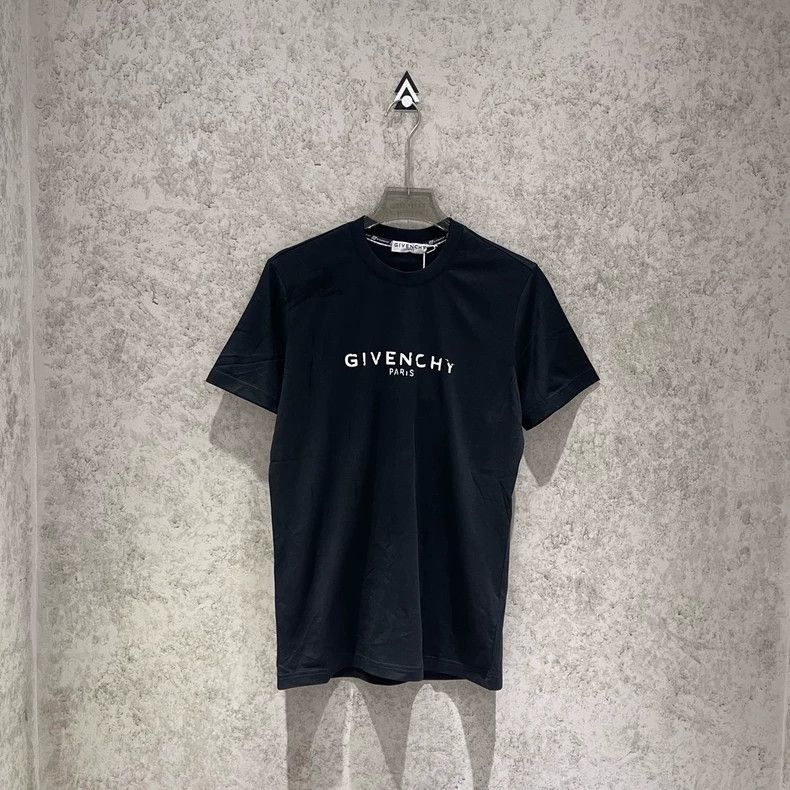 Other Givenchy Black destroyed lettering short sleeve, size XS Size US XS / EU 42 / 0 - 1 Thumbnail