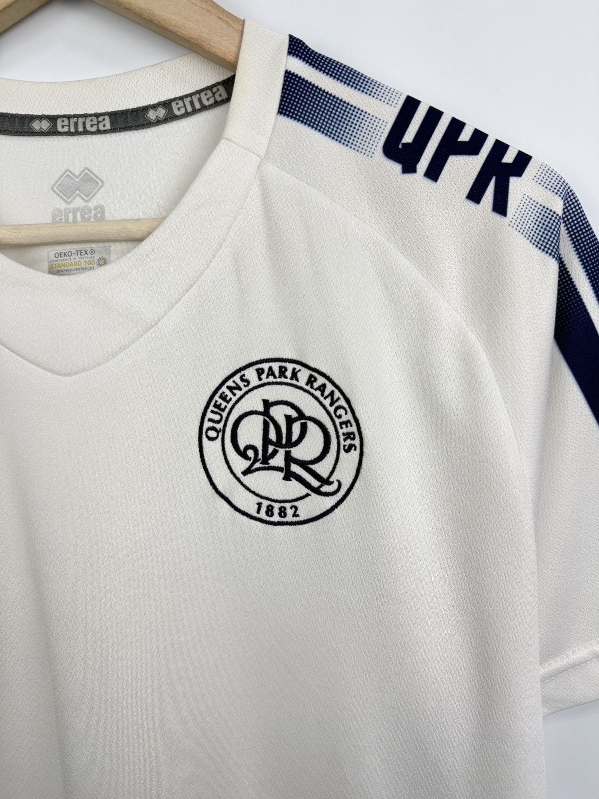 Errea 🏴󠁧󠁢󠁥󠁮󠁧󠁿 Errea Queens Park Rangers QPR Soccer Jersey Rare T-Shirt Size US M / EU 48-50 / 2 - 5 Thumbnail