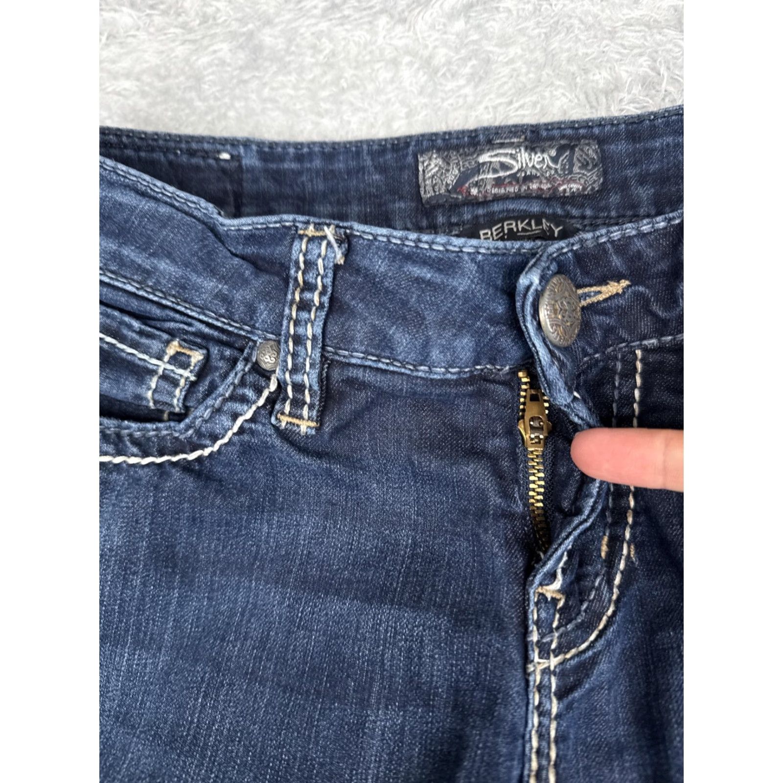 Silver Jeans Co. Silver Jeans Co Berkley Straight Jeans Womens 28 Blue Wash Midrise Stretch 28x32 Size 28" / US 6 / IT 42 - 5 Thumbnail