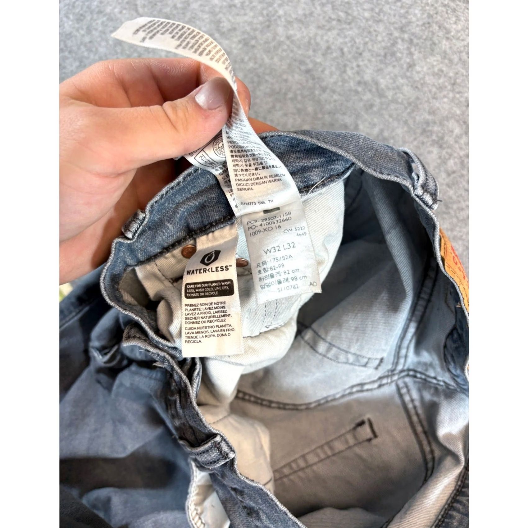 Levi's VINTAGE Levi's Jeans 502 Denim Tapered 32x32 Blue Faded Whiskering Retro Mens Jeans Size US 32 / EU 48 - 6 Thumbnail