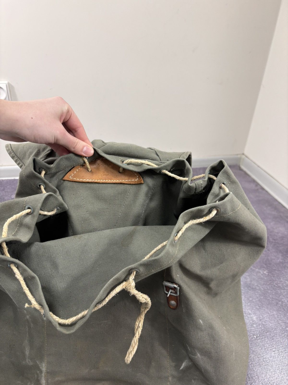 Other Vintage Swedish Army M39 Backpack Canvas Leather Metal Frame Size ONE SIZE - 11 Thumbnail
