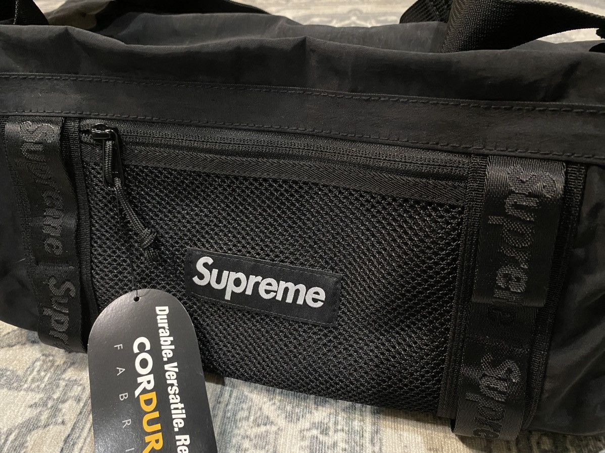 Supreme duffle bag mini