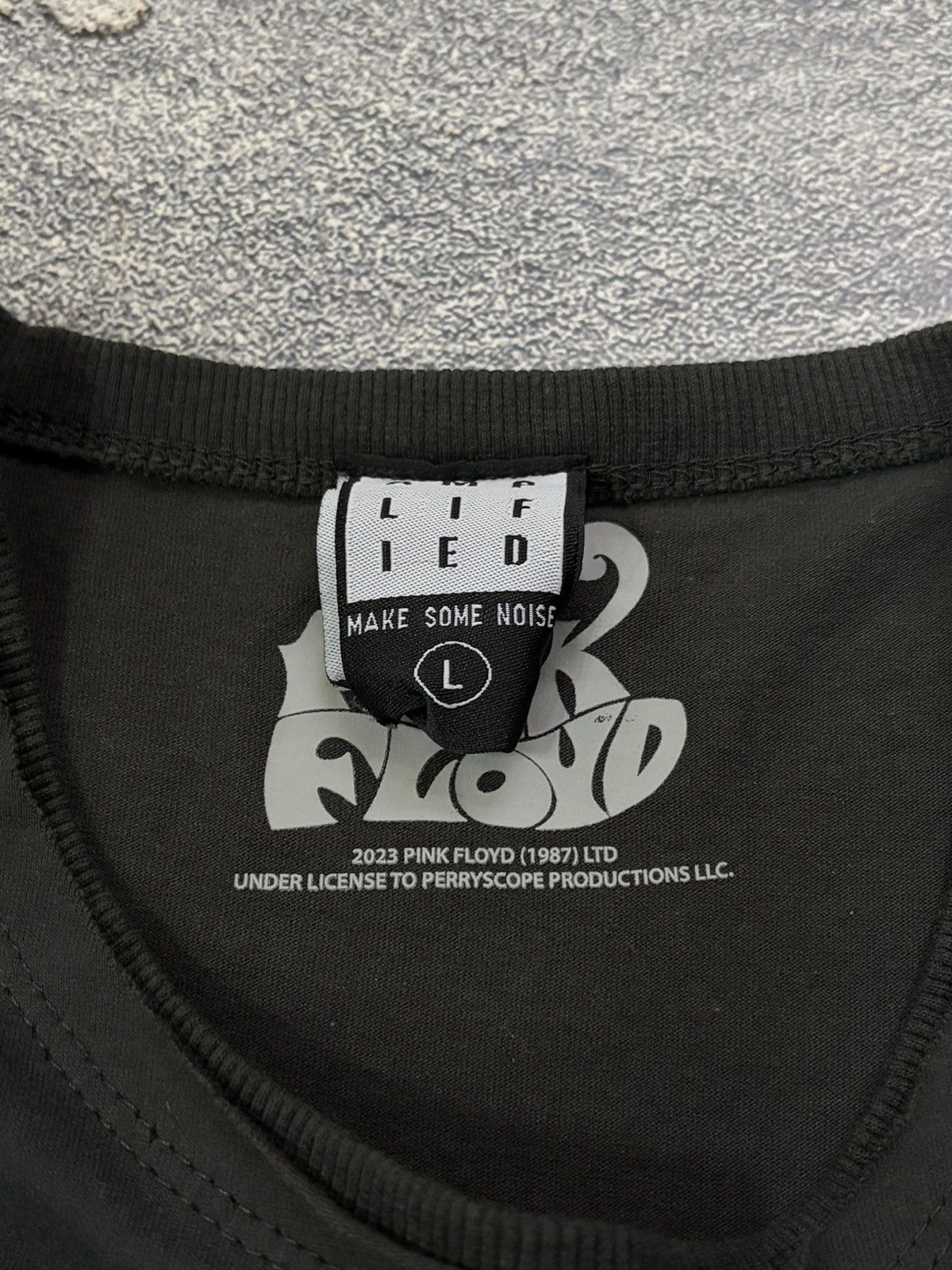 Band Tees Pink Floyd The Division Bell Graphic Tee L 2023 Size US L / EU 52-54 / 3 - 4 Thumbnail