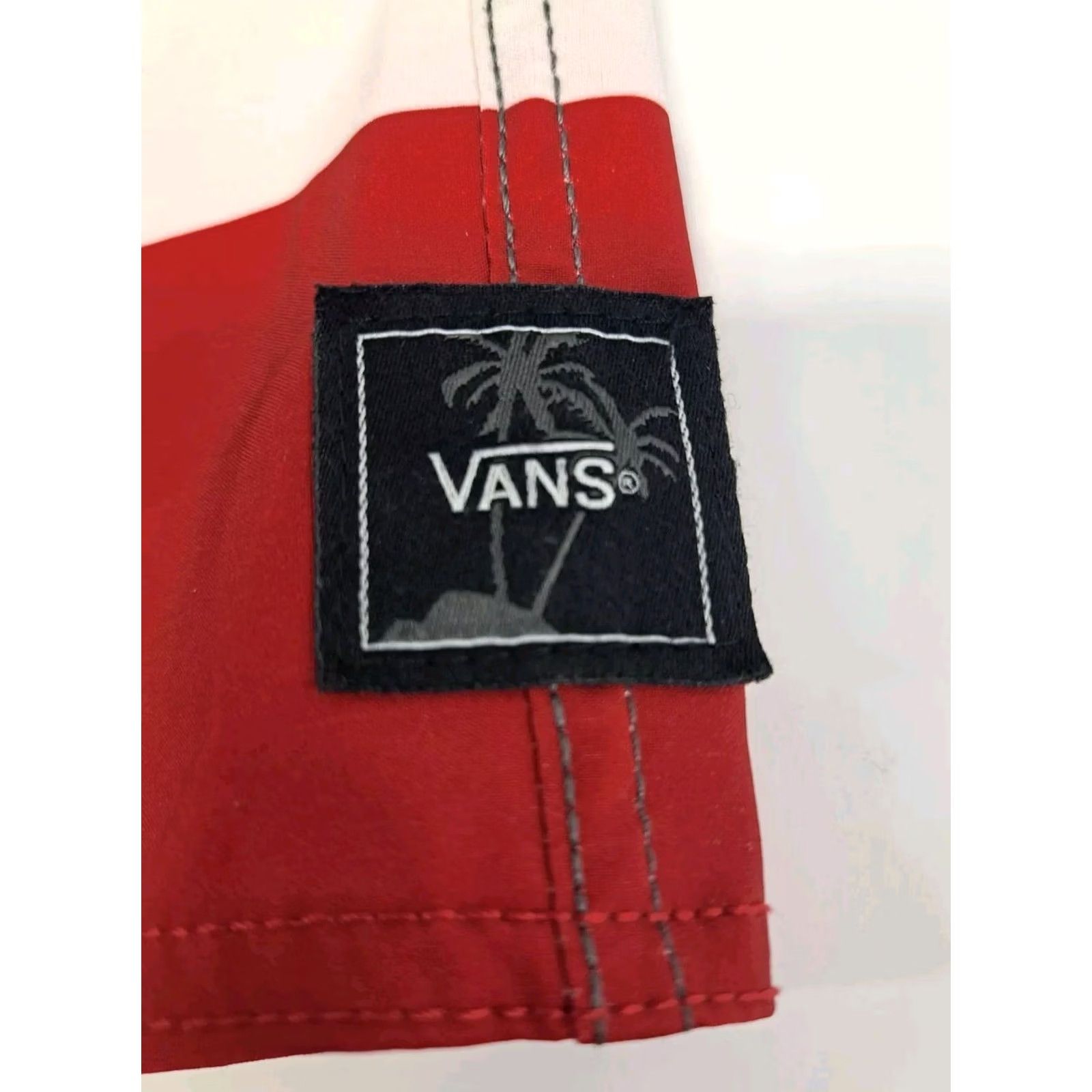 Vans VANS Men’s Board Shorts Striped Red White Blue Back Pocket Zip Size 32 Mens Size US 32 / EU 48 - 6 Thumbnail
