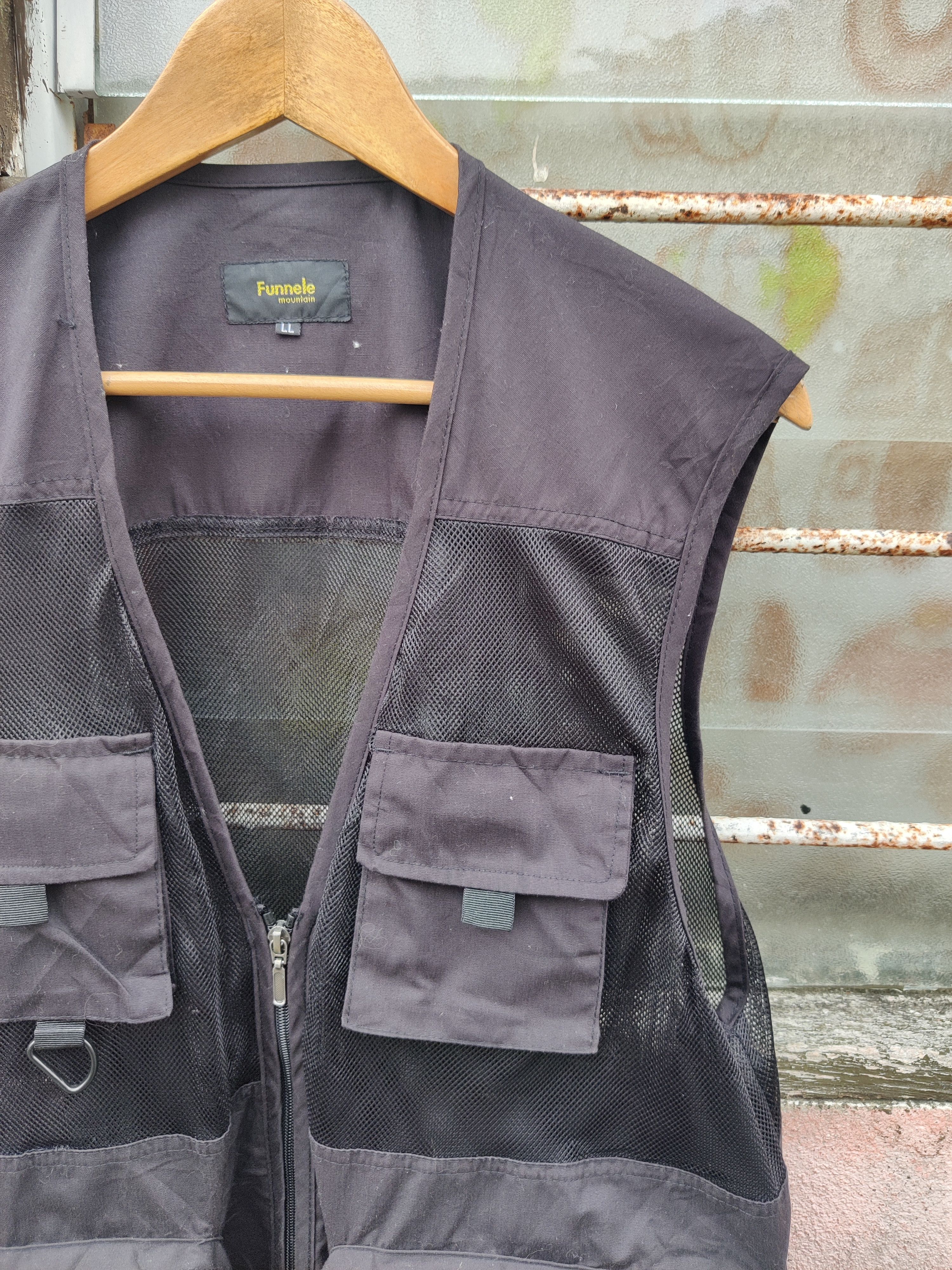 Japanese Brand Vintage Funnele Mountain Tactical Fish Net Vest Jacket Size US L / EU 52-54 / 3 - 4 Thumbnail