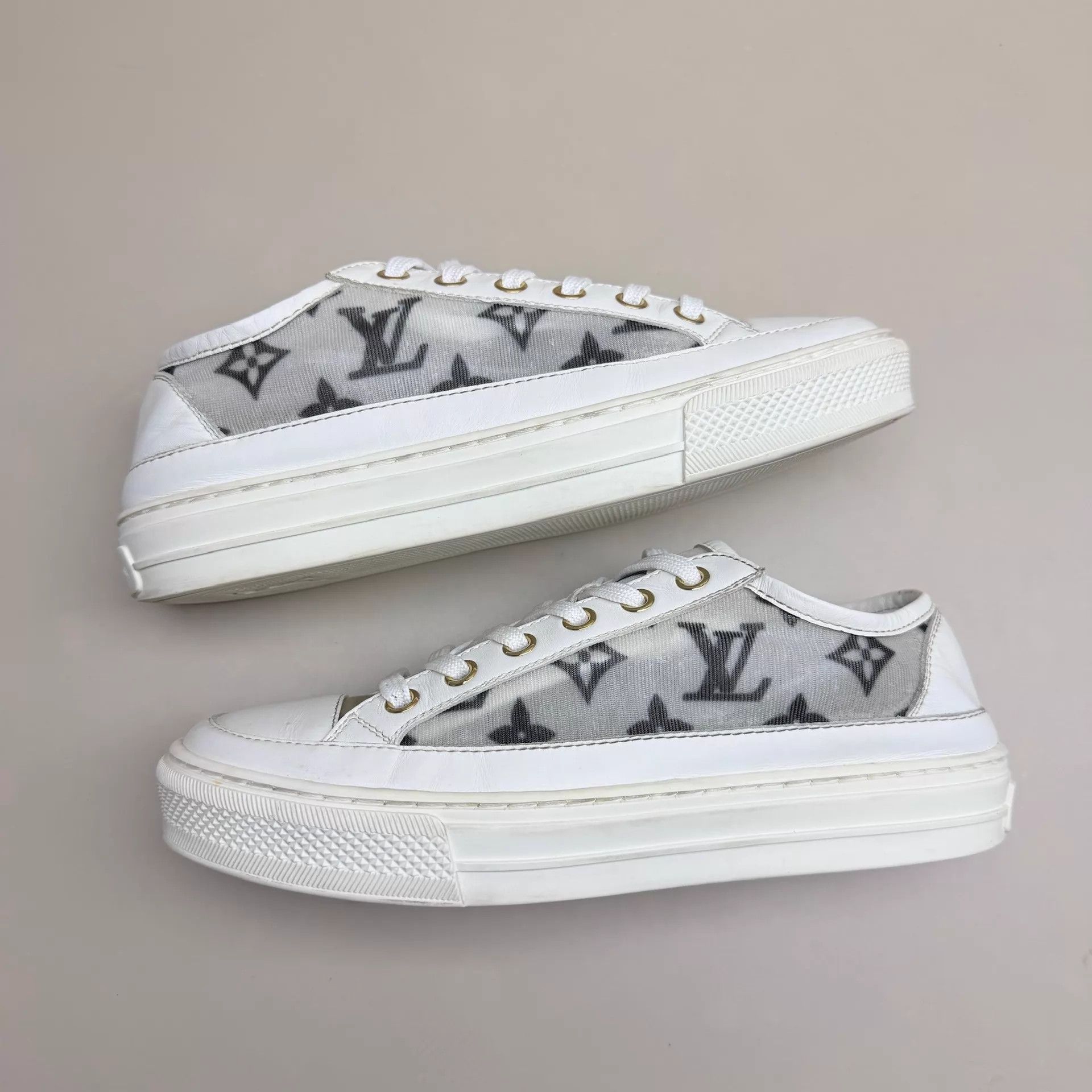 Louis Vuitton LV Wmn's B&W Monogram Sneaker 34.5 95 New Size US 4 / IT 34 - 5 Thumbnail