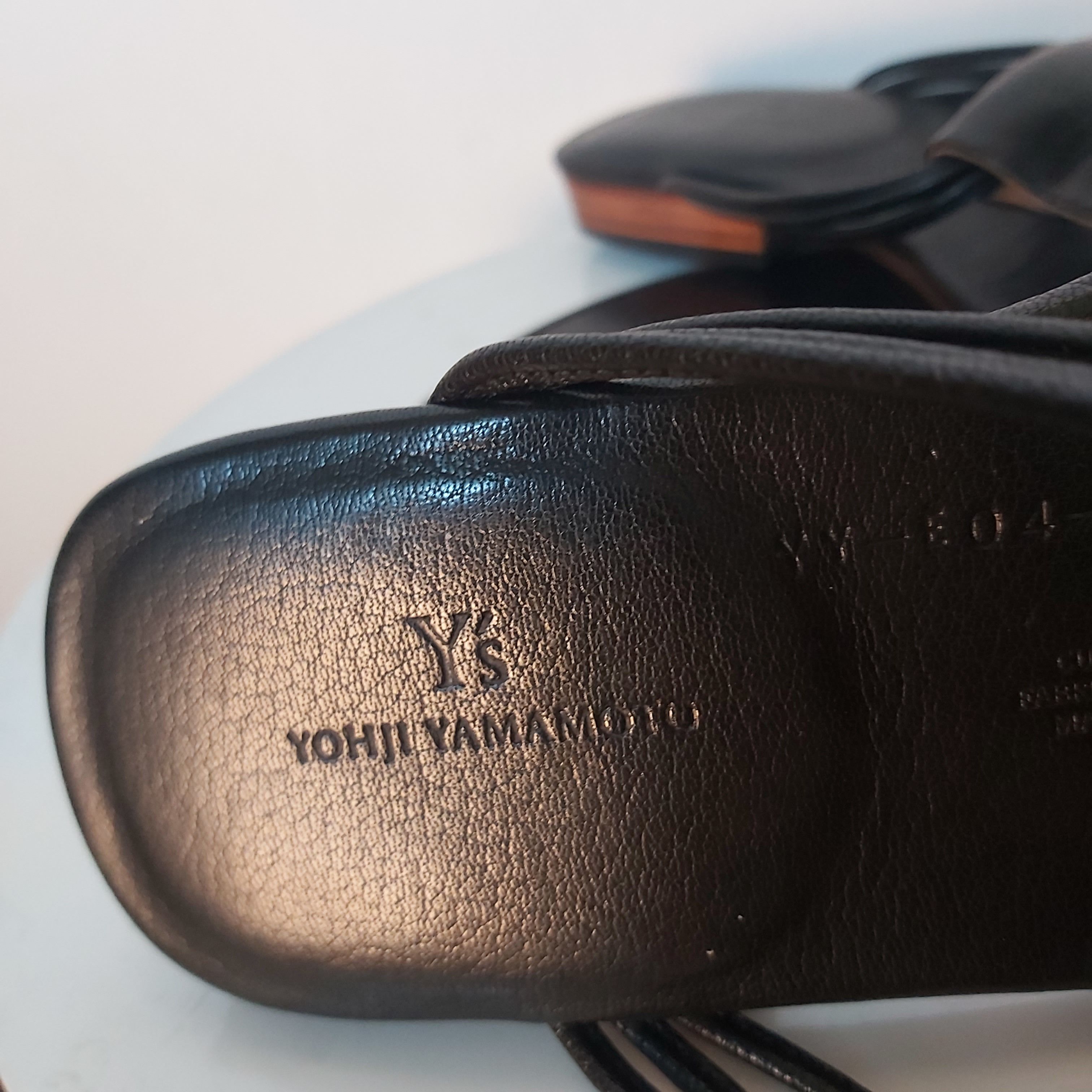 Y's × Yohji Yamamoto Y's Yohji Yamamoto ladies leather sandals black size 9 Size US 9 / IT 39 - 6 Thumbnail