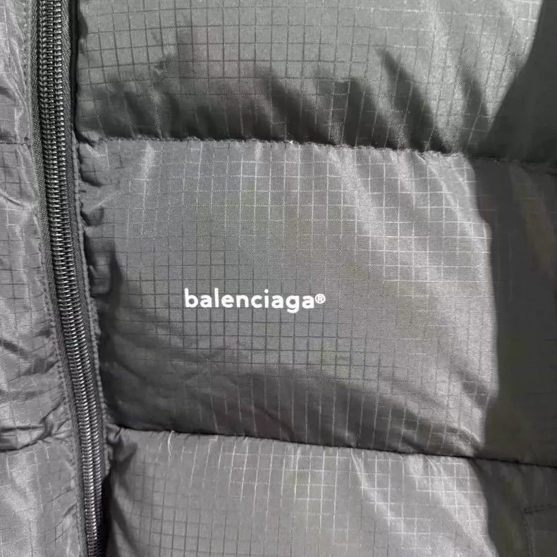 Balenciaga Balenciaga Mailbox small letter logo zipper down jacket 250 Size US S / EU 44-46 / 1 - 4 Thumbnail