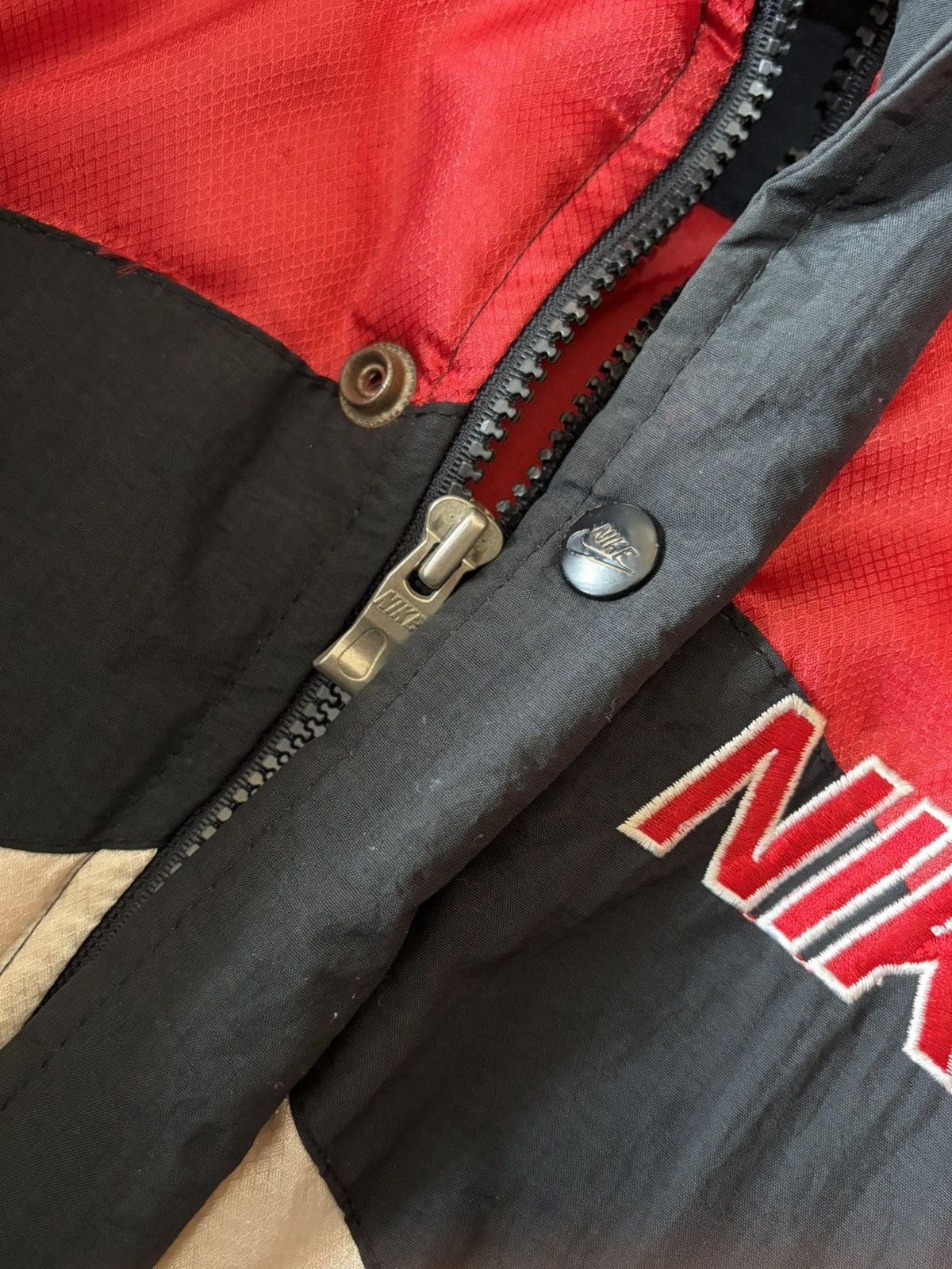 Nike Rare 90s Vintage USA Made Nike Nylon Sports Jacket L Supreme Size US L / EU 52-54 / 3 - 4 Thumbnail